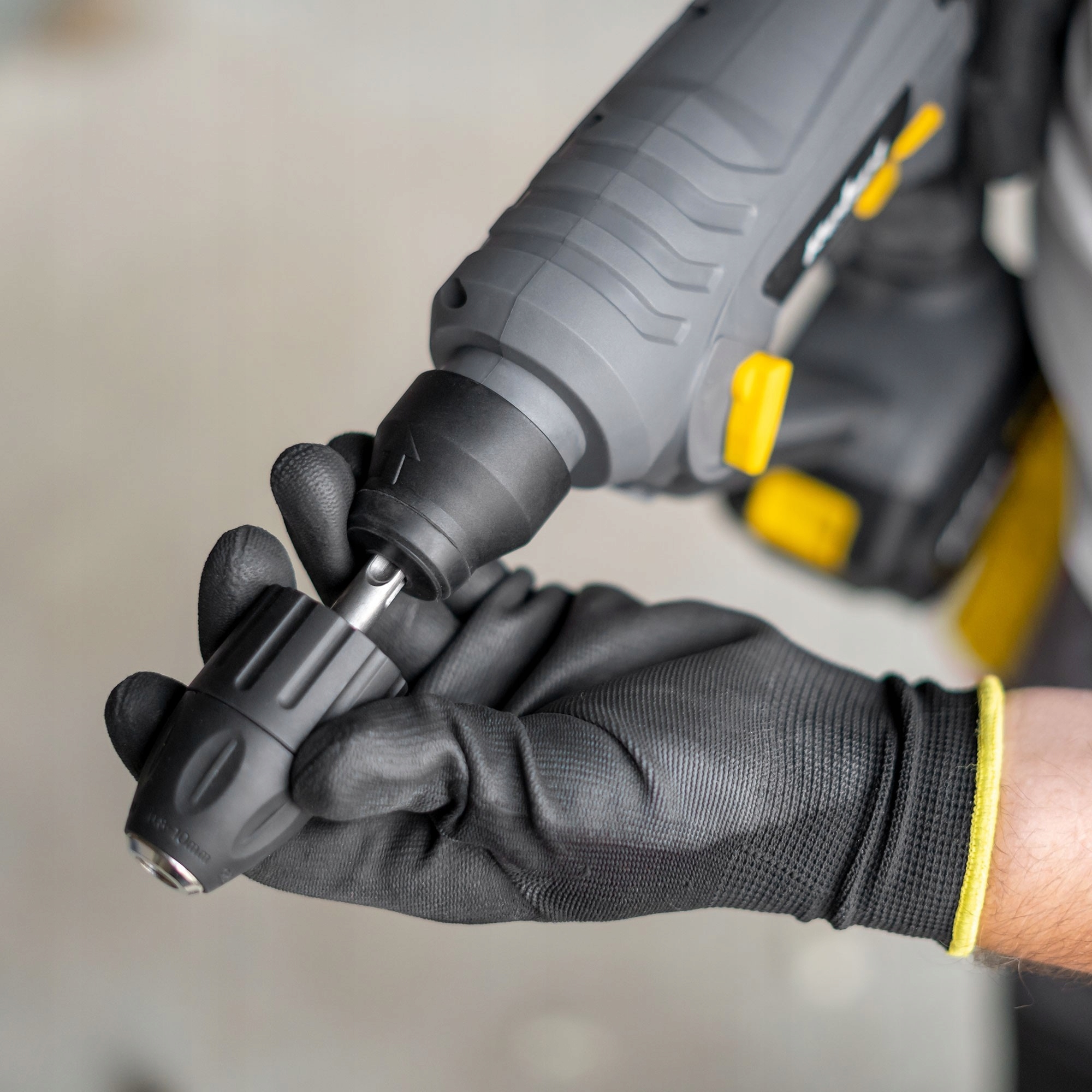 WIERTARKA UDAROWA AKUMULATOROWA 20V SDS UDAR Typ uchwytu samozaciskowy