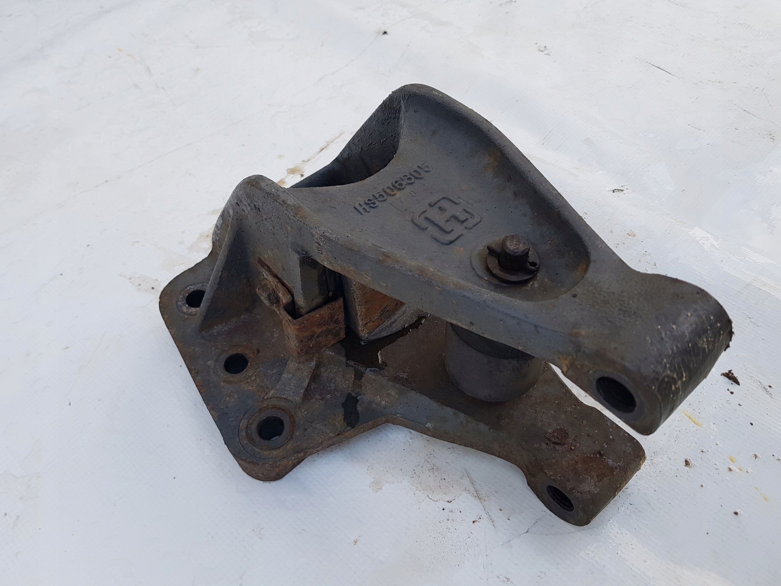 МОНТАЖНИЙ КРОНШТЕЙН МОСТА L / P DAF LF 45 HS506805