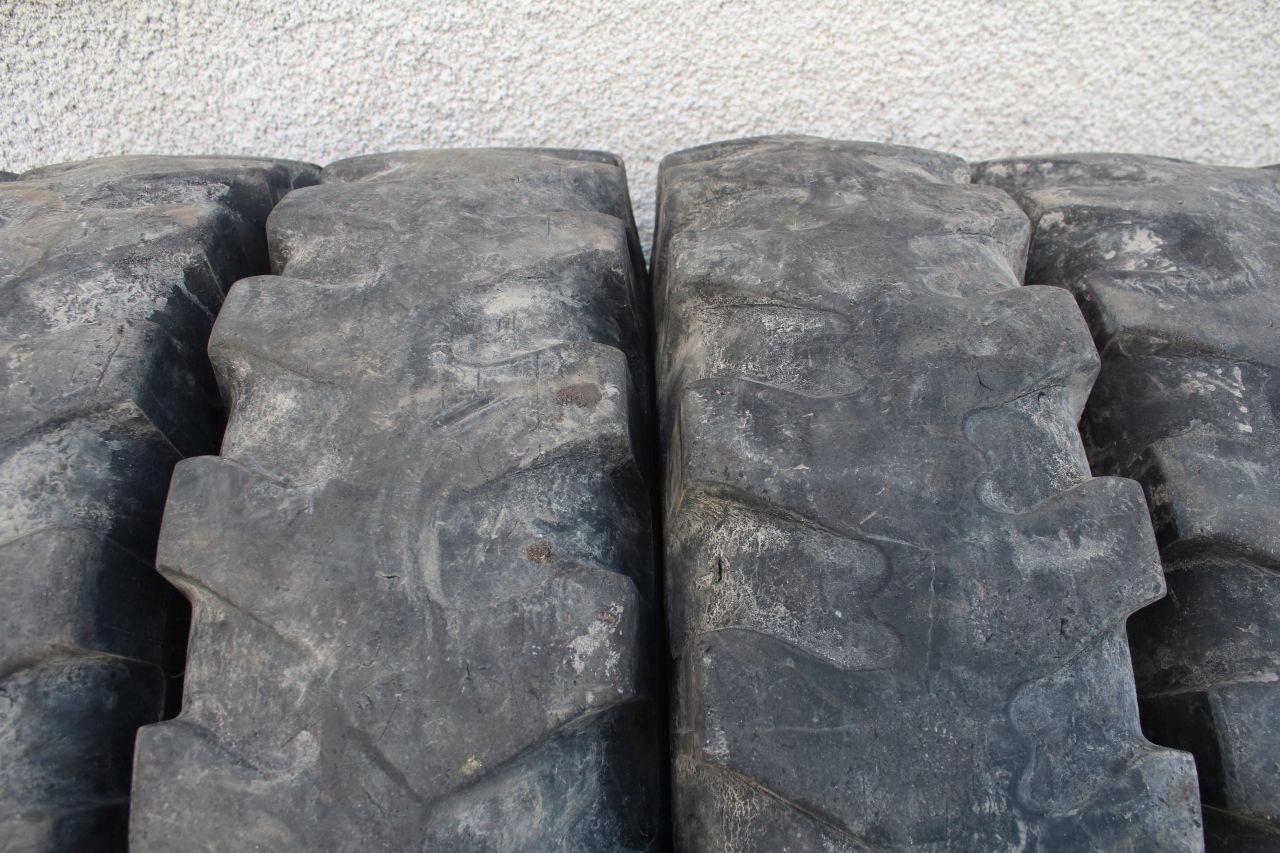 7x Mitas Excavator EM-23 10.00-20 10.00R20 Model Excavator EM-23