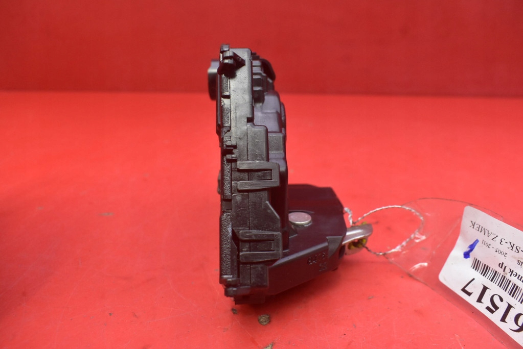 lock door left front front EU TOYOTA PRIUS 2 II XW20 LIFT 05-11