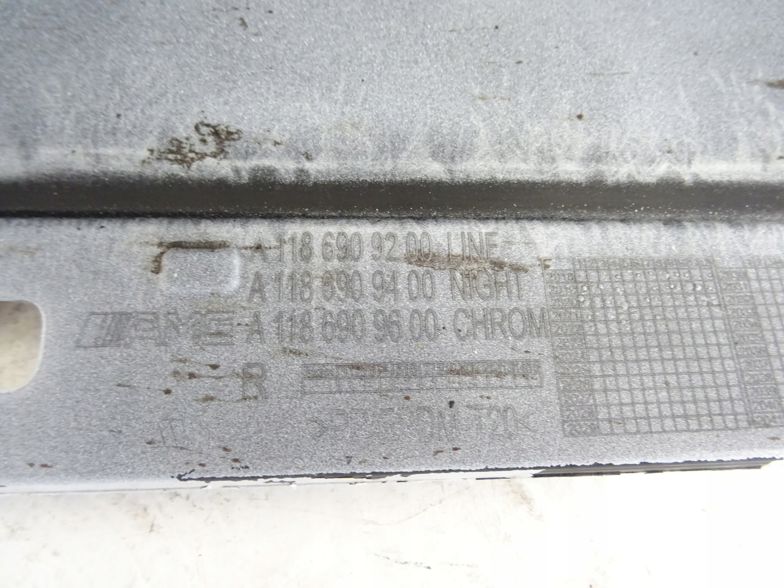 MERCEDES CLA 118 AMG moulding threshold right
