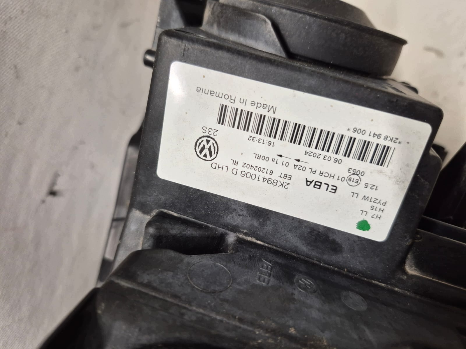 VW CADDY IV 2K7 20- light right front front 2K8941006D