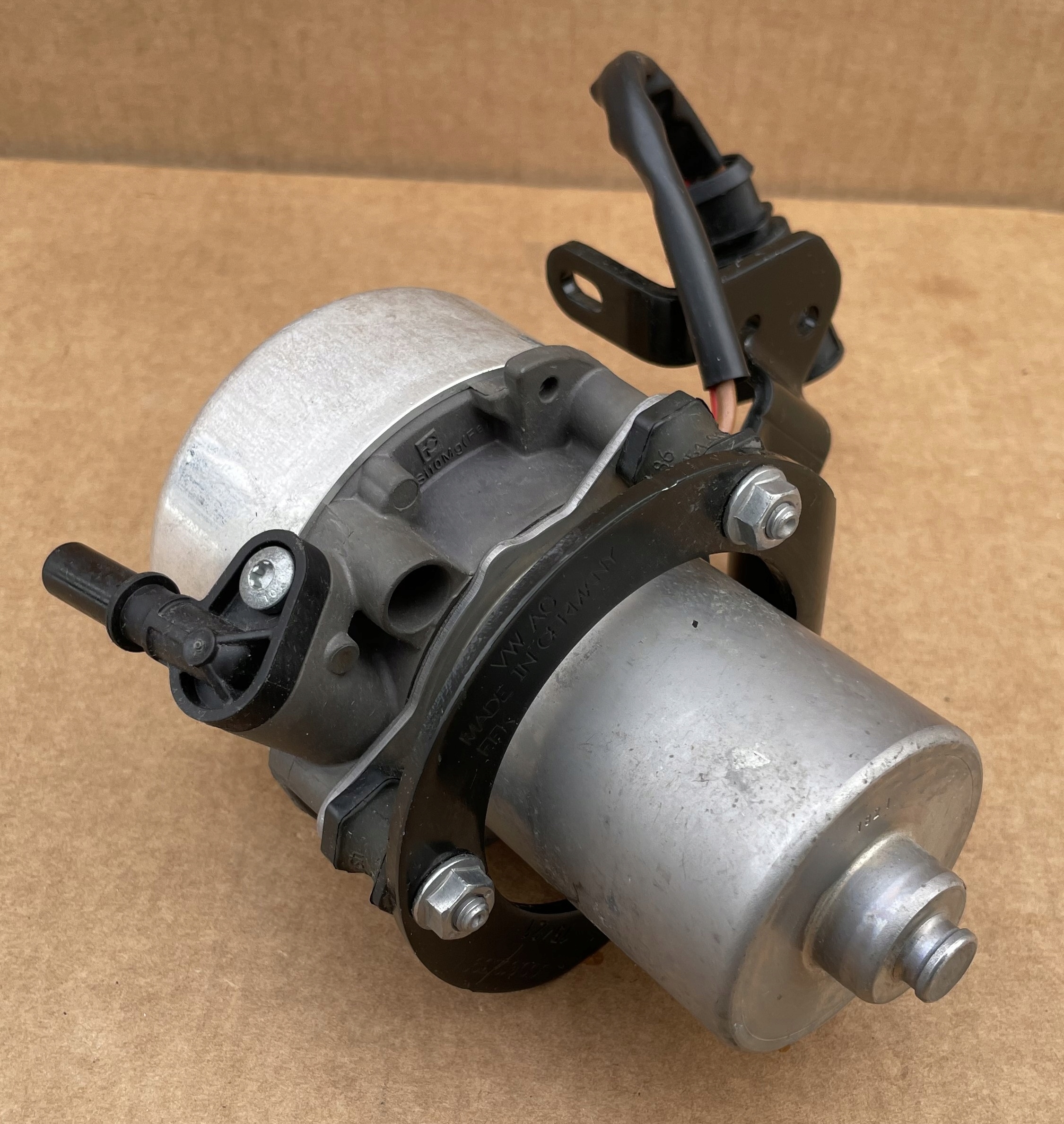 Pompa VACUM 5Q0612181D VW AUDI SKODA Originale