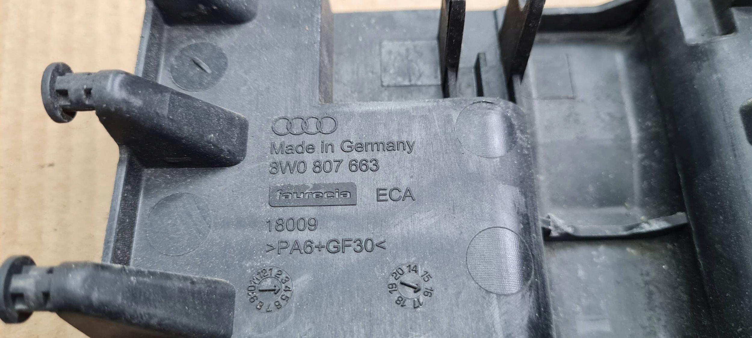 A4 B9 8W bracket holder ZALUZJI front 2.0 TDI 8W0807663