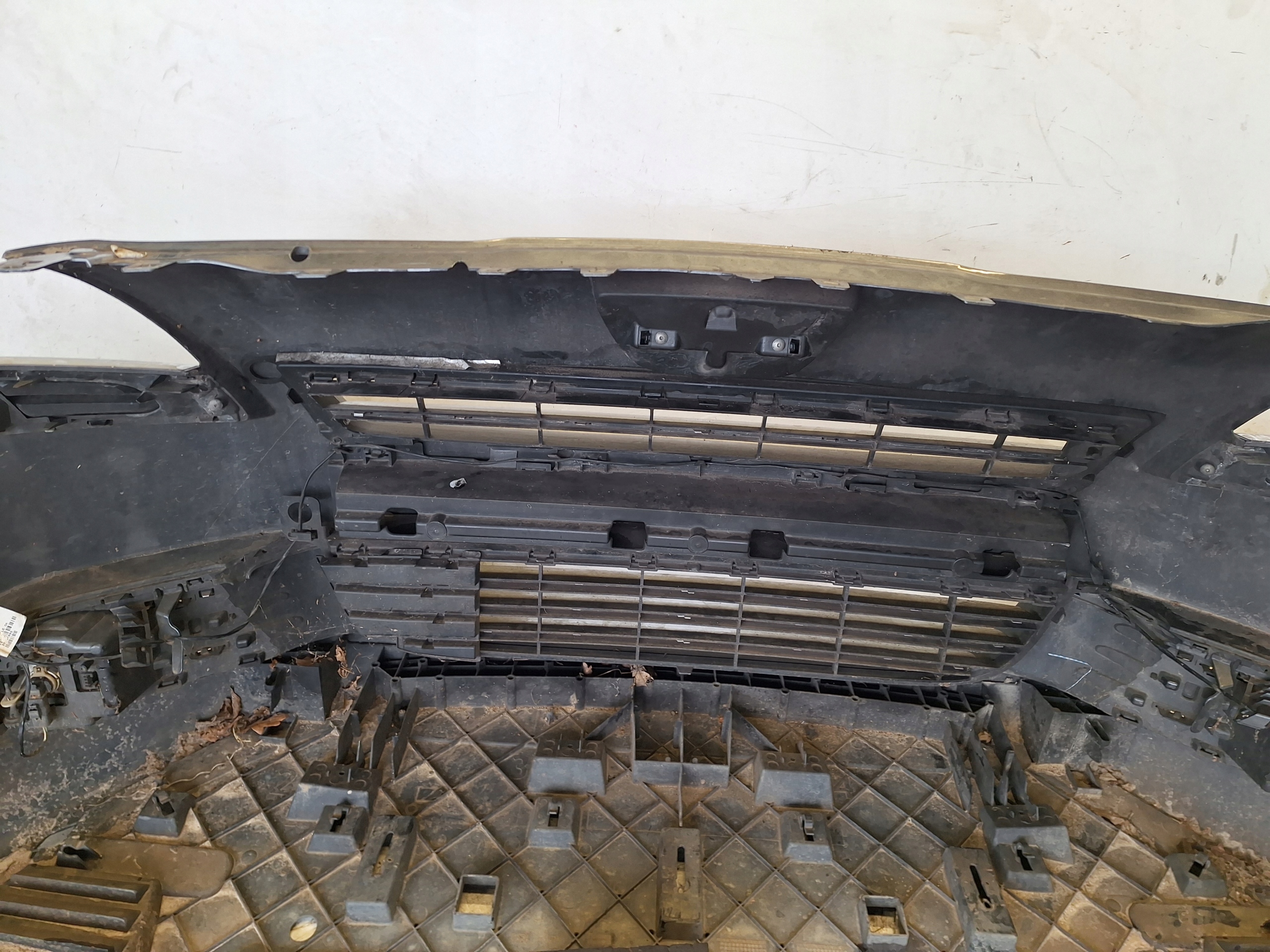 PEUGEOT 5008 T87 08-13 bumper + CHROM