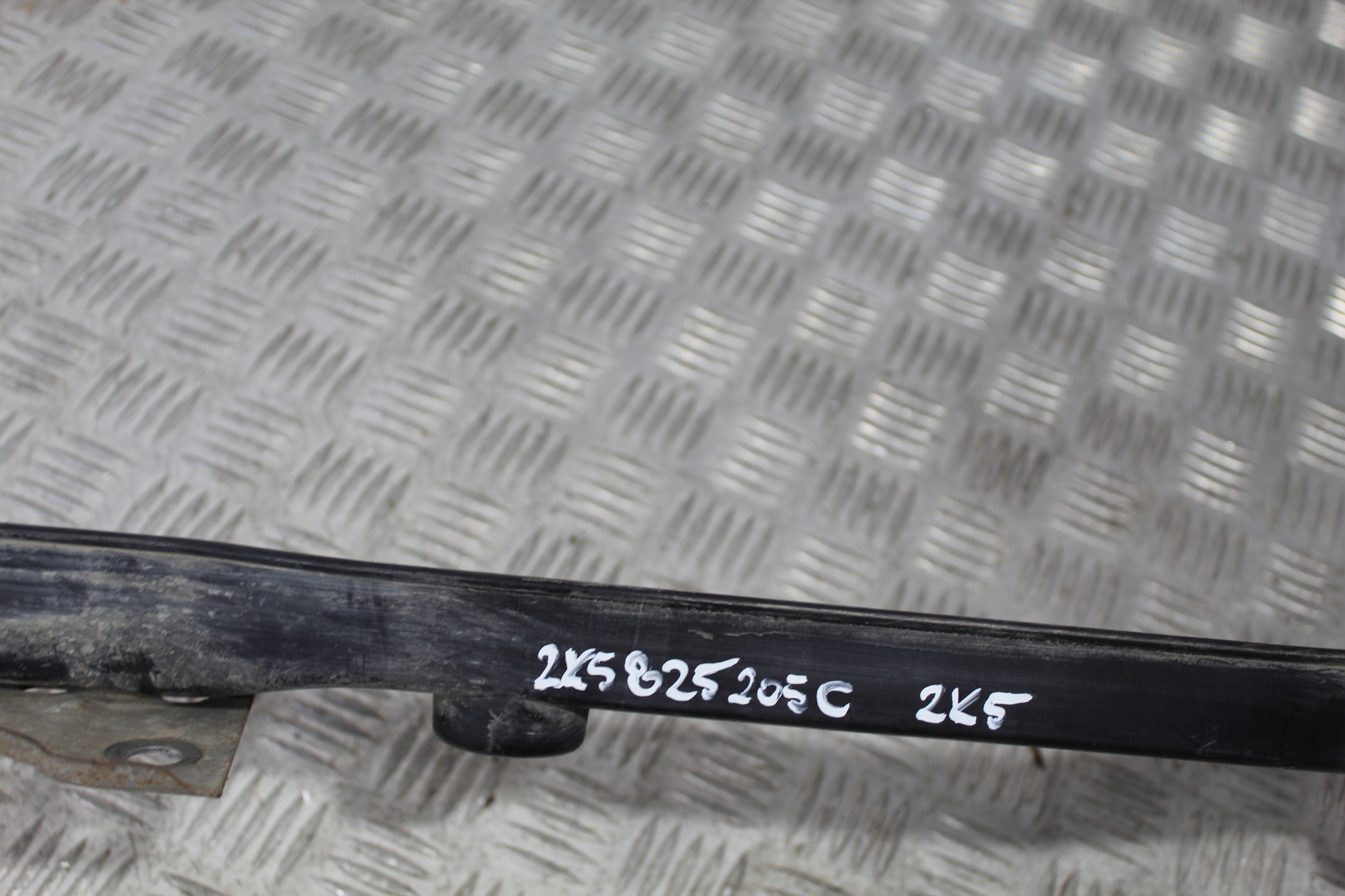 träger Stütze CADDY 2K0 2K5 2K5825205C