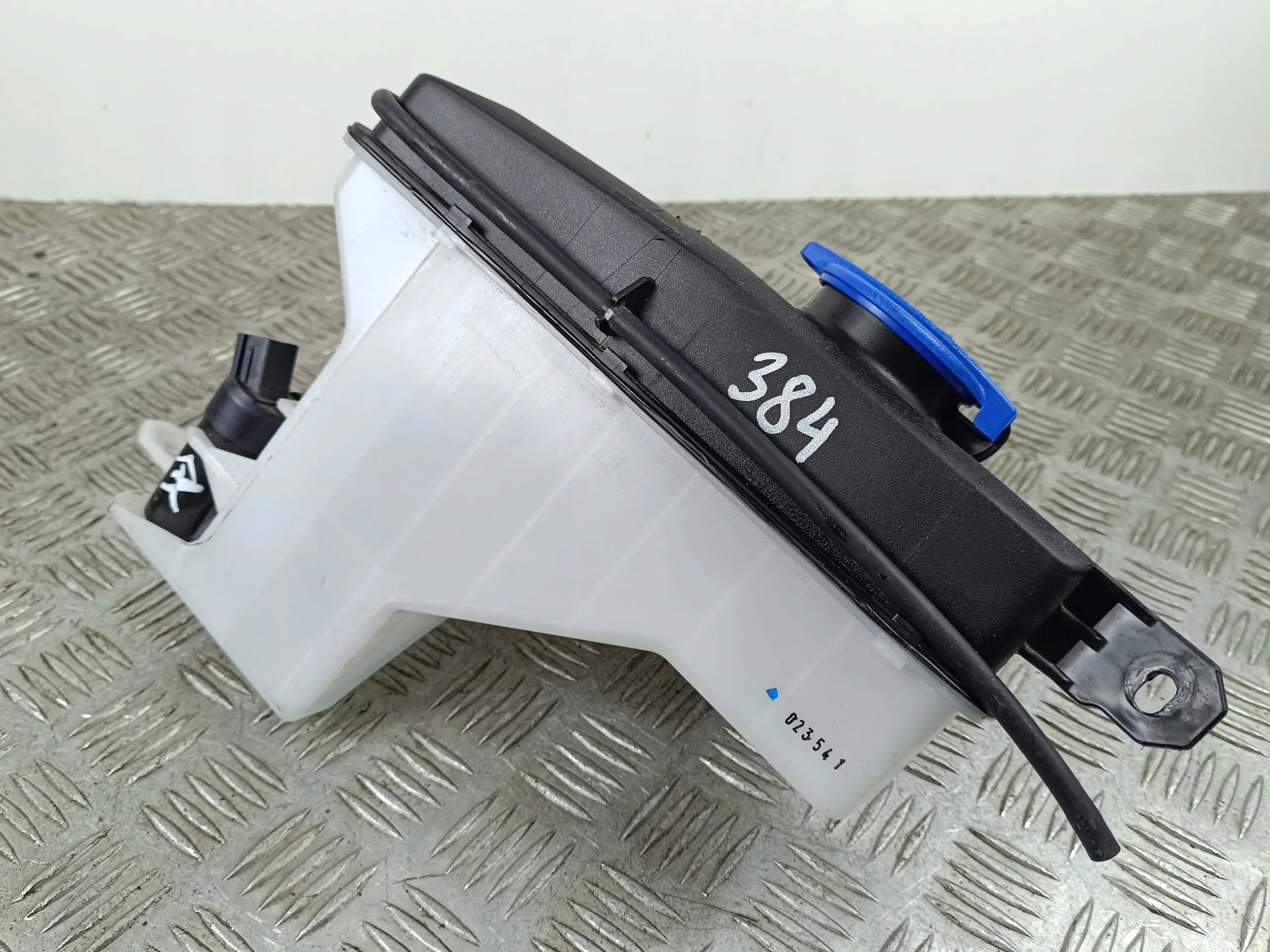 2023 kia EV6 бачок омывателя