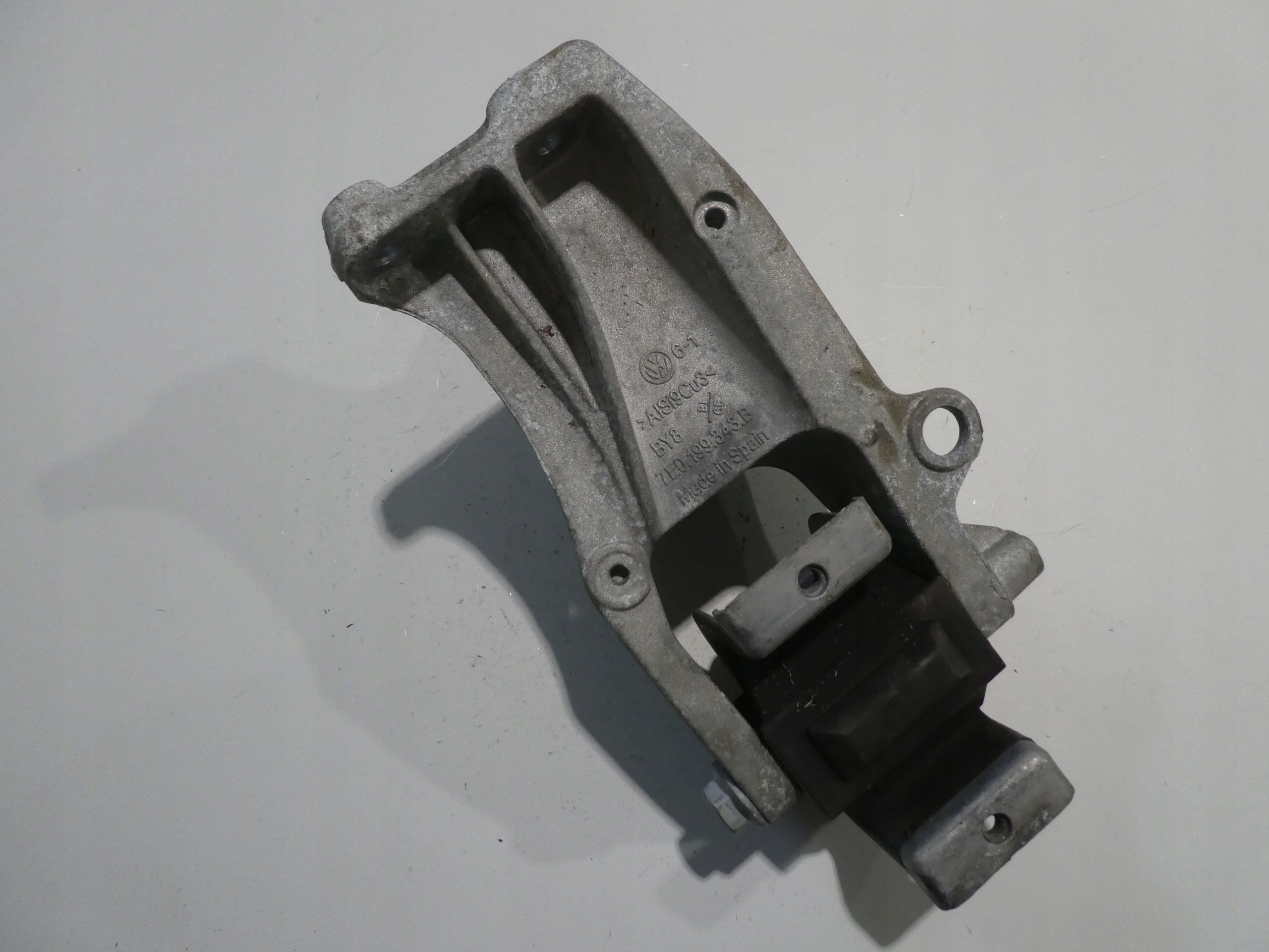 VW T6 2.0TDI holder engine mount 7E0199343B