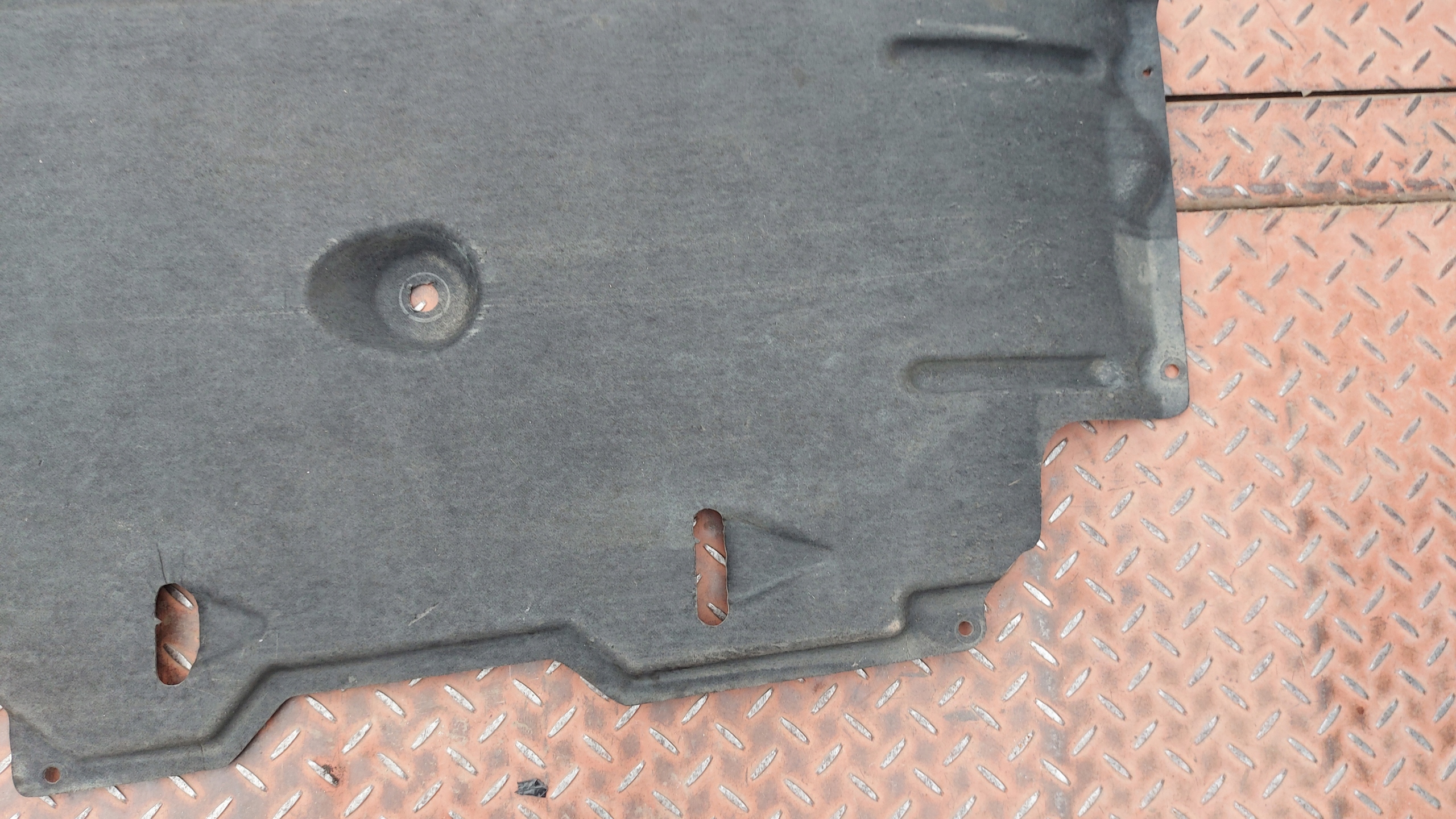 cover chassis right VOLVO V40 CC 12-19