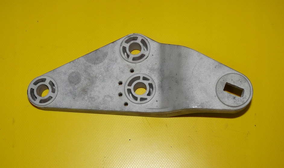 bracket holder engine mount AUDI S6 A6 C5 4.2 V8 FL 4B3199603B