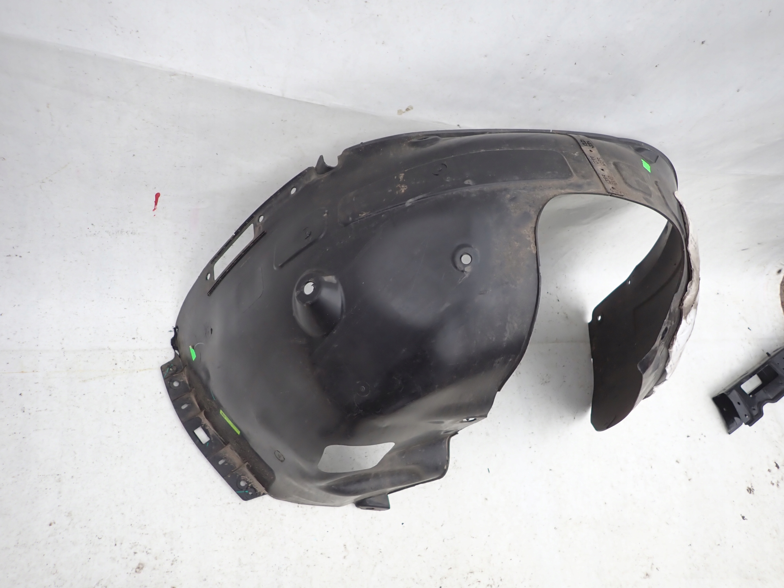 HYUNDAI TUCSON IV 20- mudguard right front front