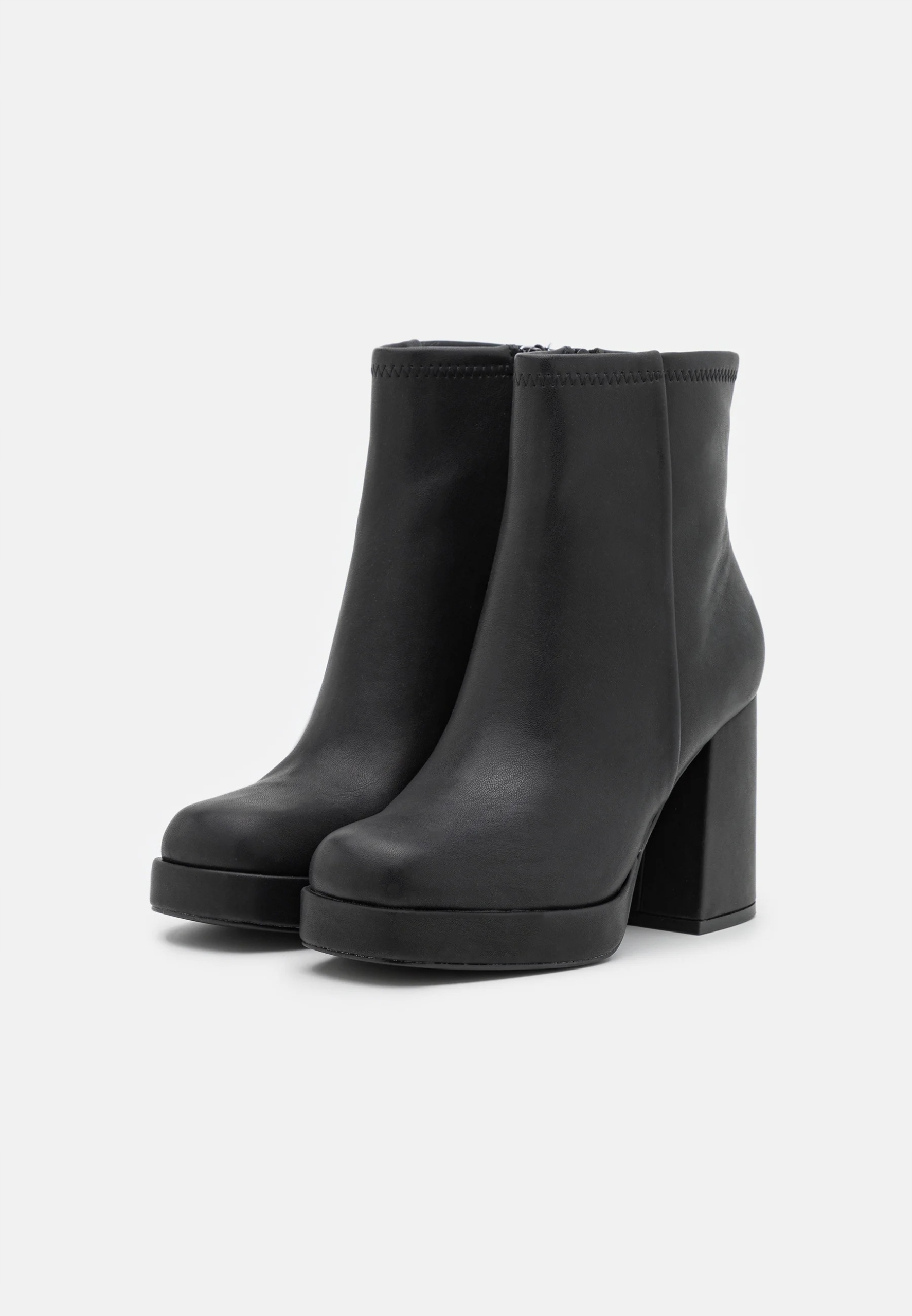 Steve Madden Kaleb Kotníkové Boty platforma 39 Akce!