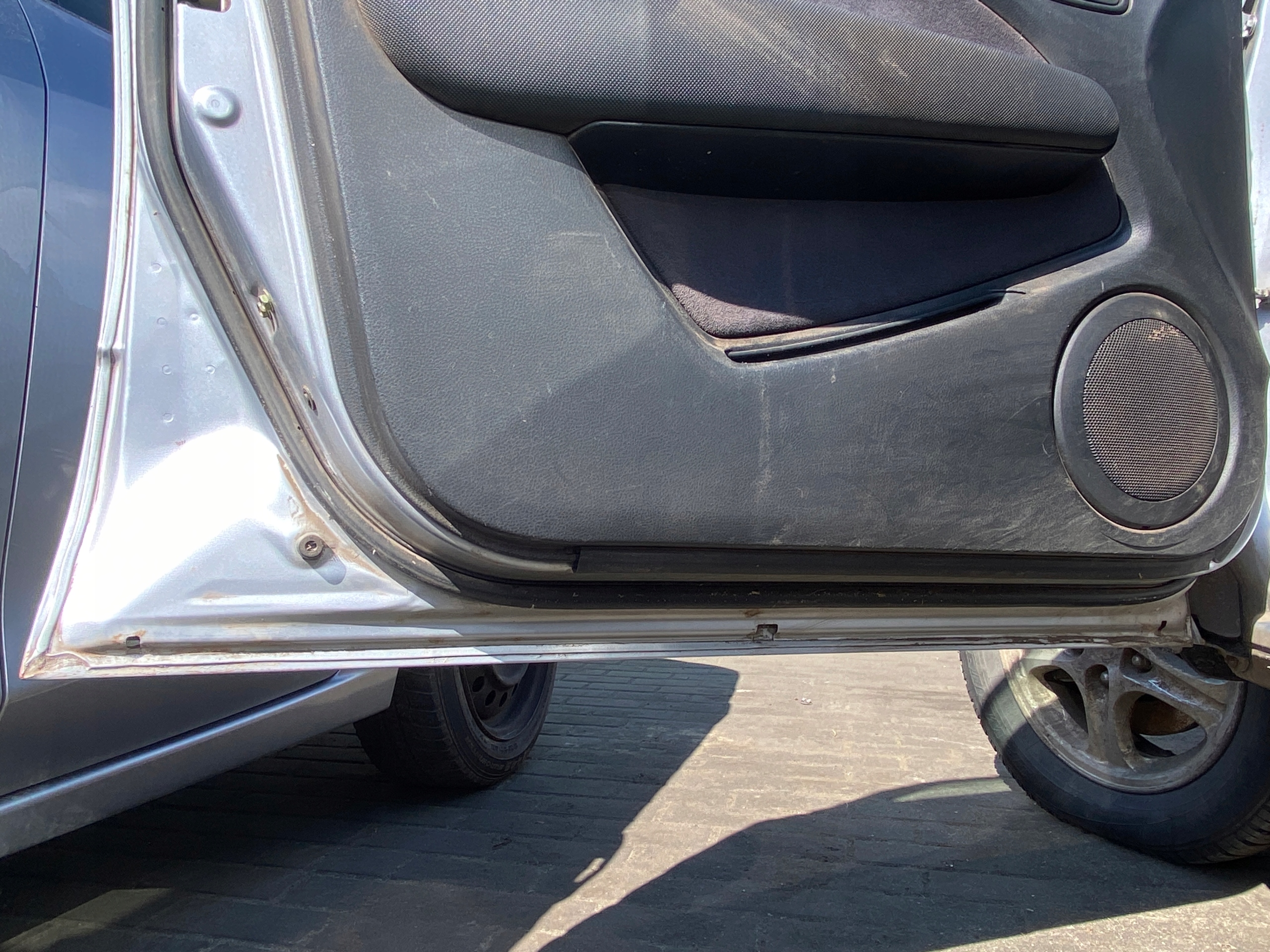 door left front front Mitsubishi Outlander 1 and 03-06 kod lakieru A31B