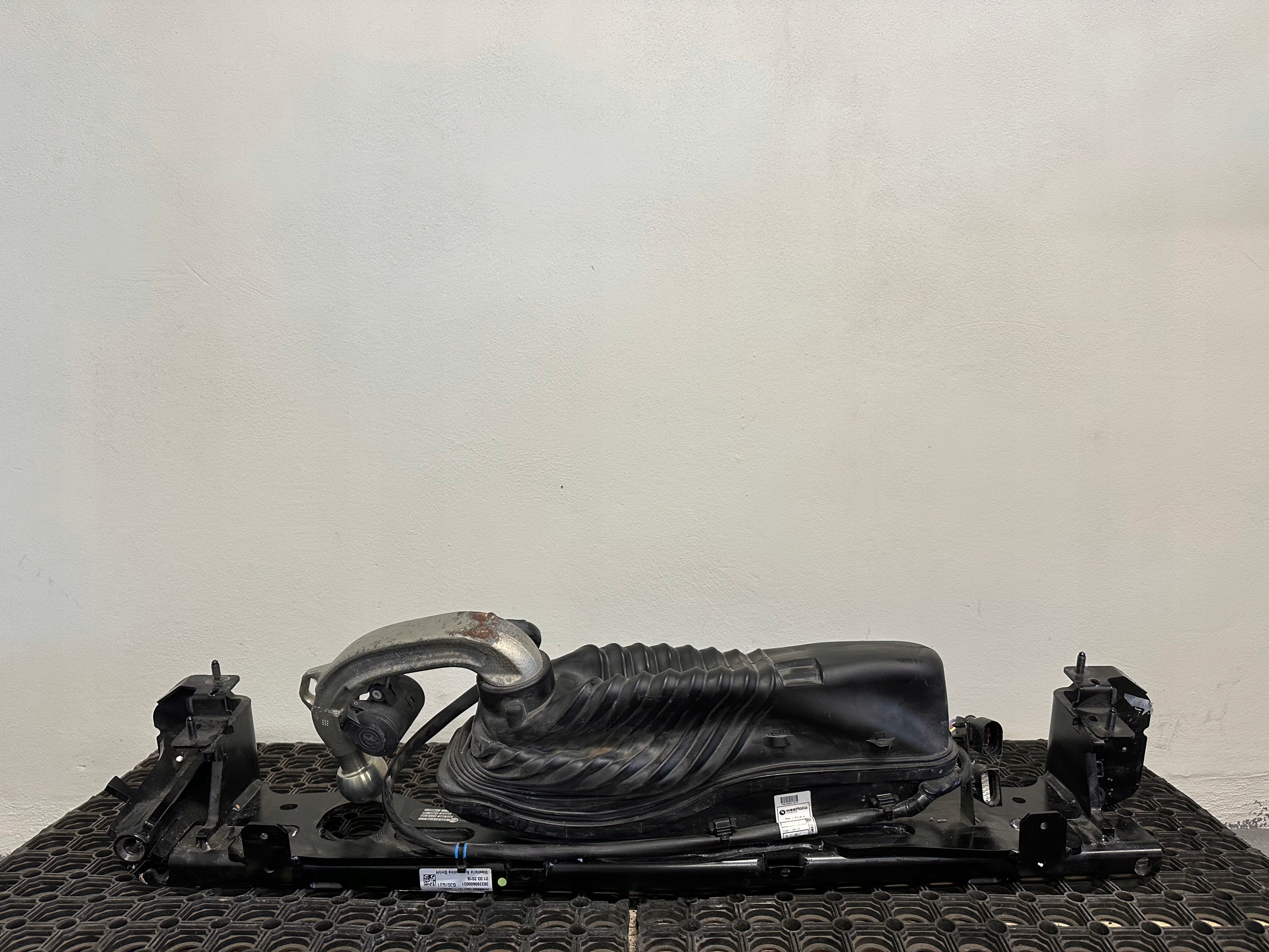 BMW G30 G31 HAK ELEKTRYCZNY WESTFALIA USZKODZONY 6888018