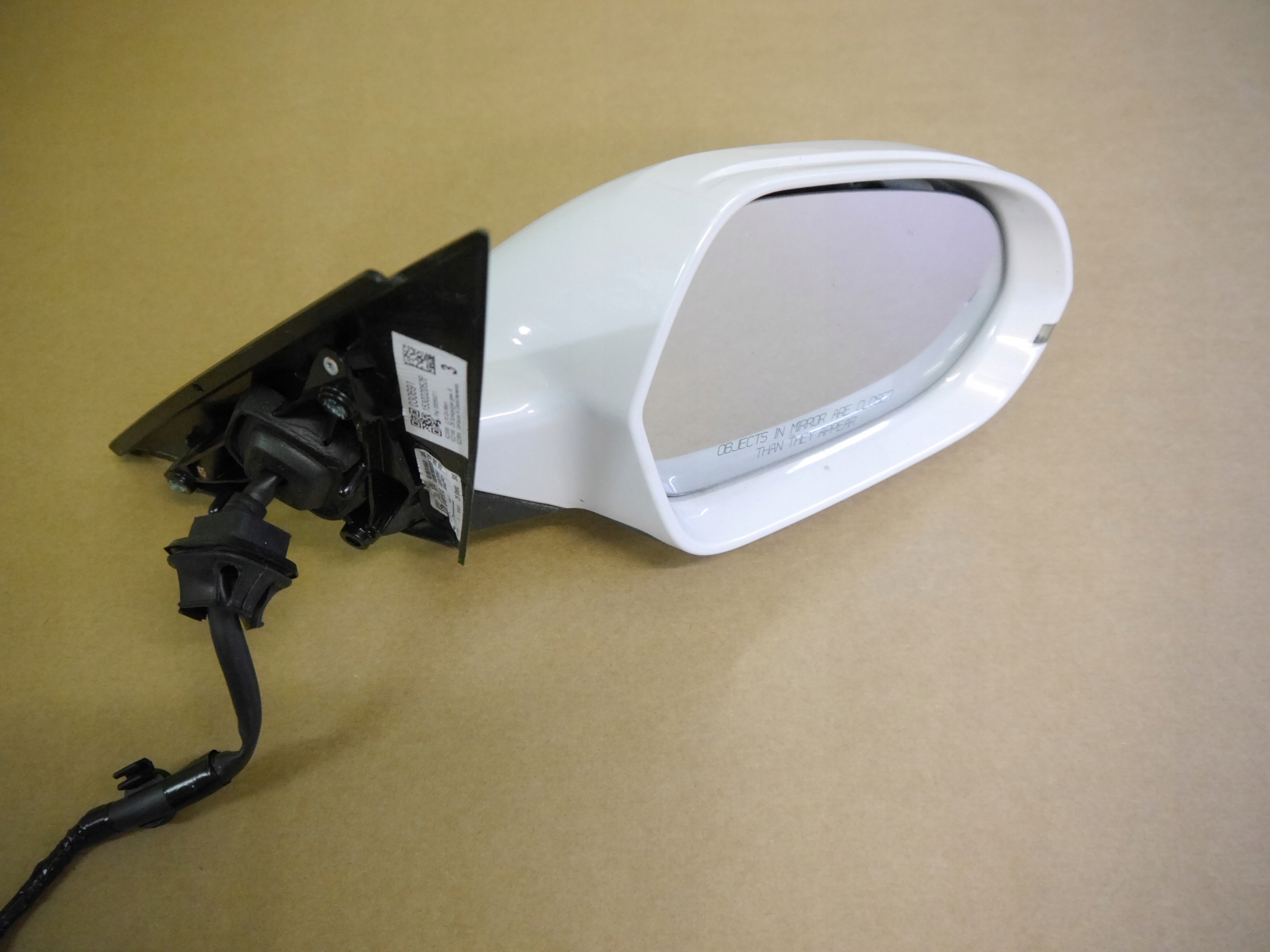 AUDI A6 C7 LUSTERKO PRAWE 12 PIN LS9R Producent części Audi OE