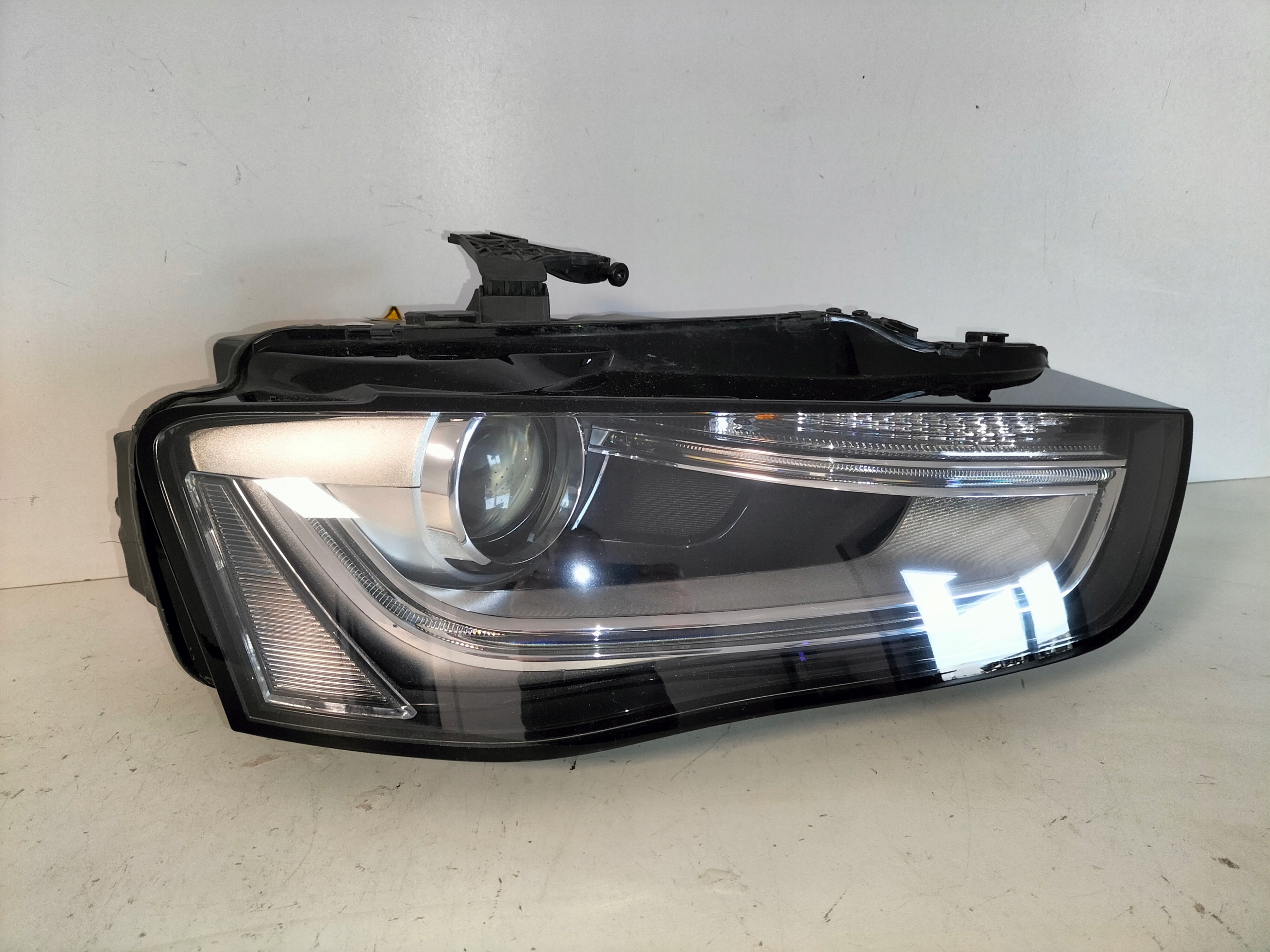 light front reflektor right AUDI A4 B8 LIFT 11-15 XENON