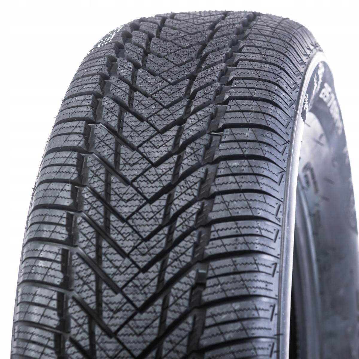 2X зимние шины 235 / 70R16 PowerTrac SNOWTOUR PRO