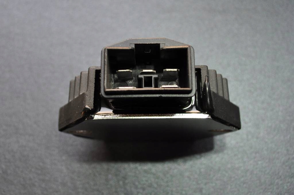 REGULATOR NAPIĘCIA HONDA CB, CBR, NTV, VFR, VT, X Producent Motrix