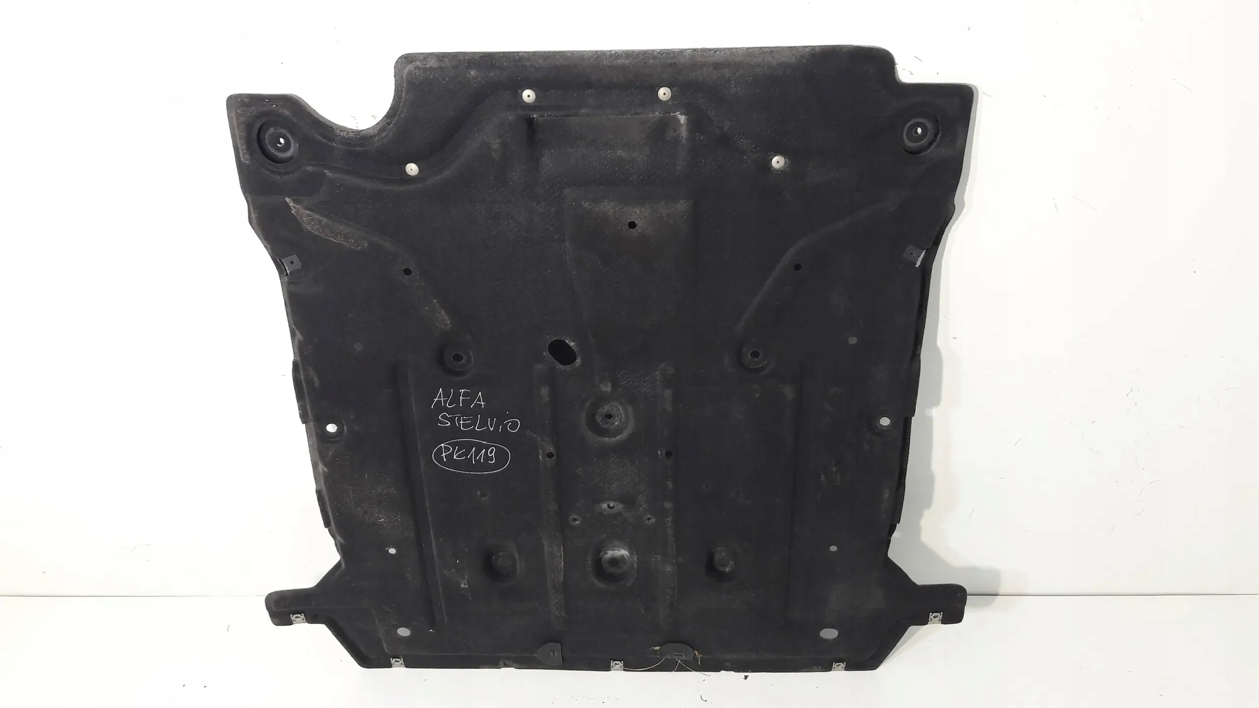 Alfa Romeo Stelvio motor cover lower (PL 119)