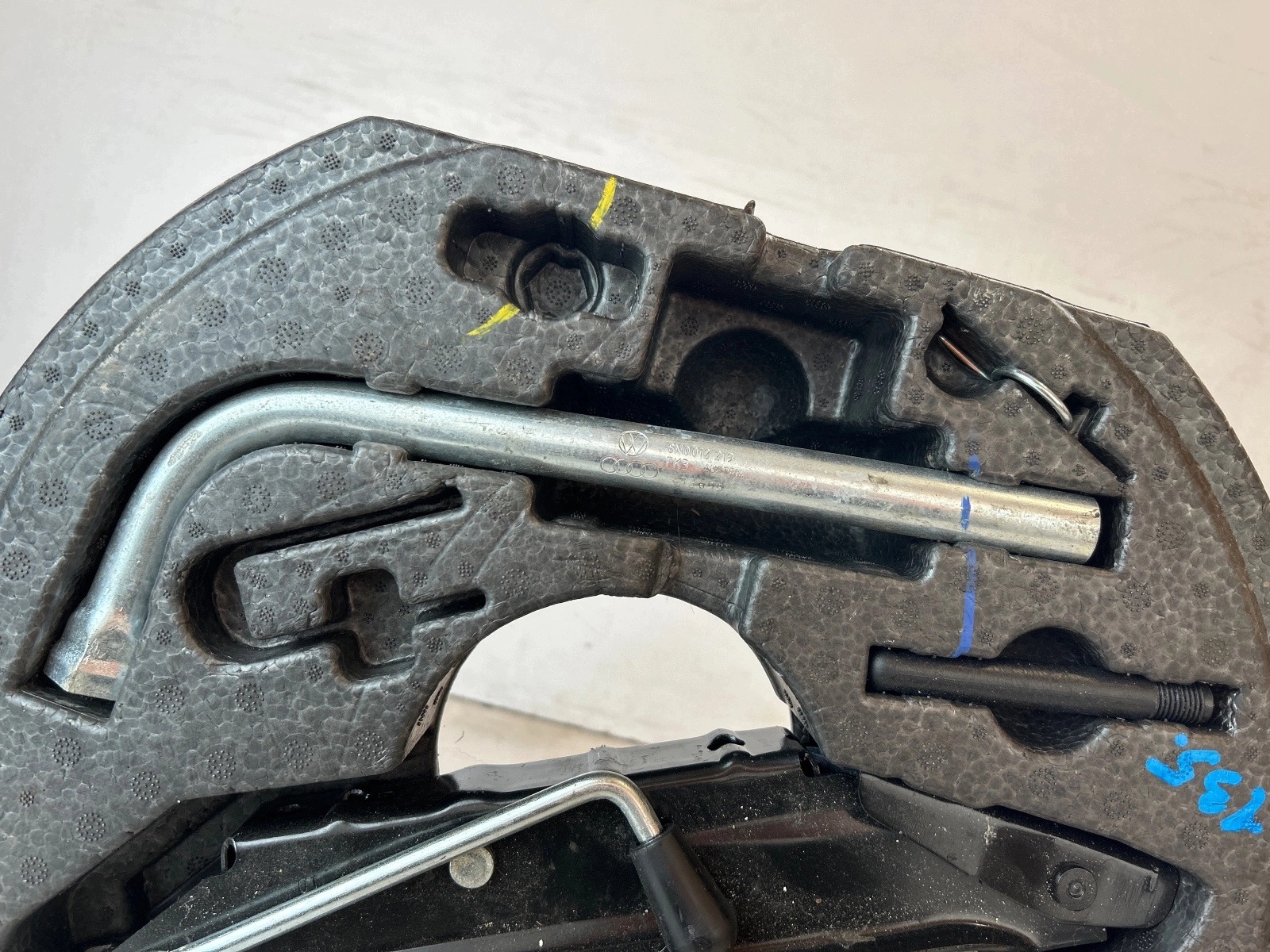 kit sécurité obligatoire insert roues de la roue de secours Volkswagen Golf Vi Scirocco Audi A3