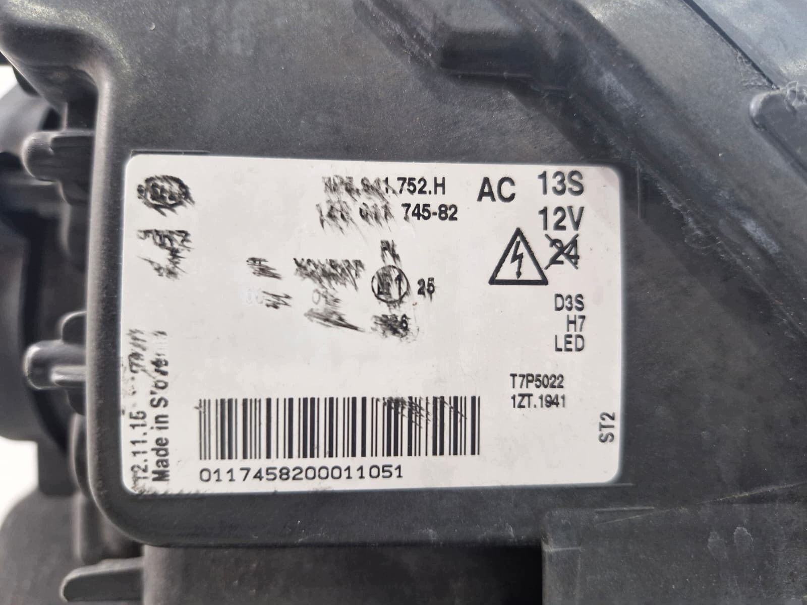light right Porsche Cayenne LIFT Xenon positioning