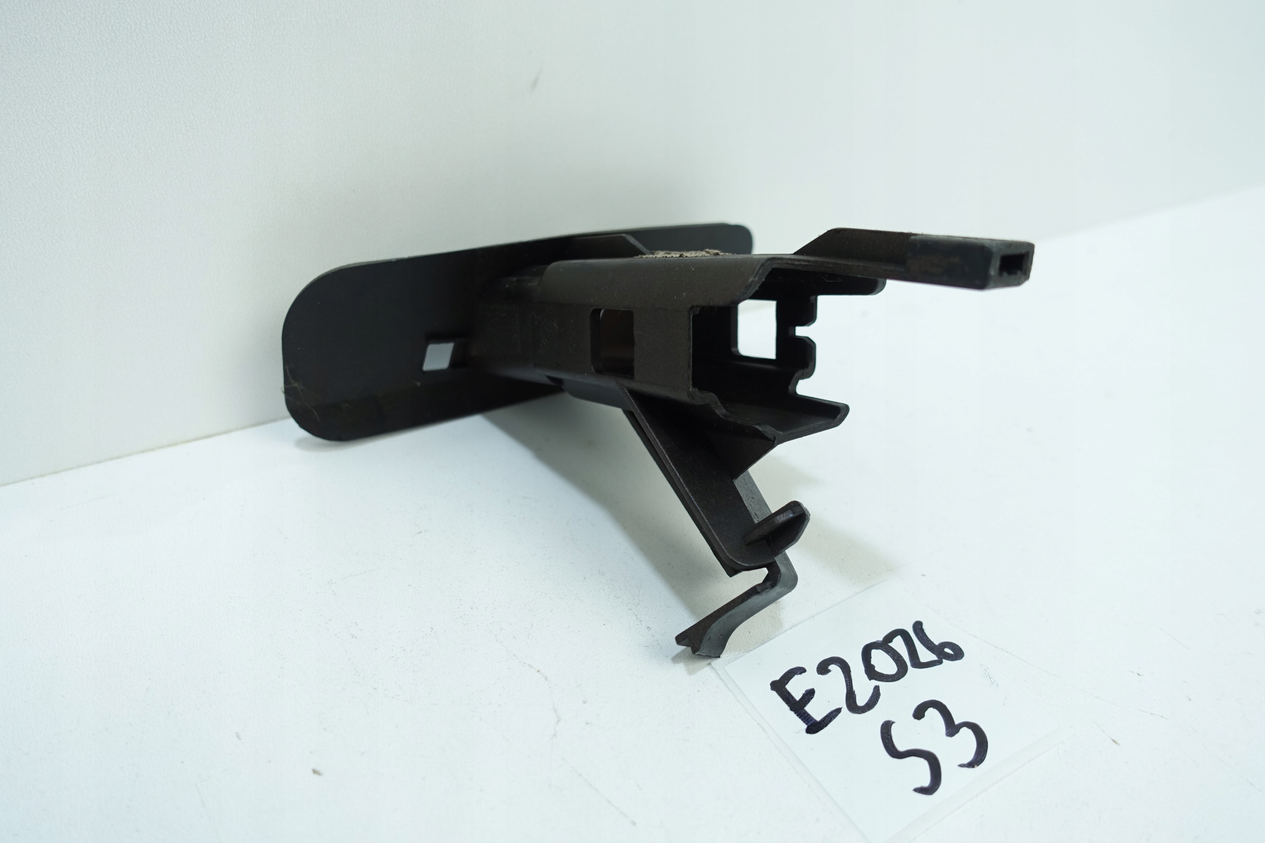 holder washer right VOLKSWAGEN SCIROCCO R-LINE 1K8807942C