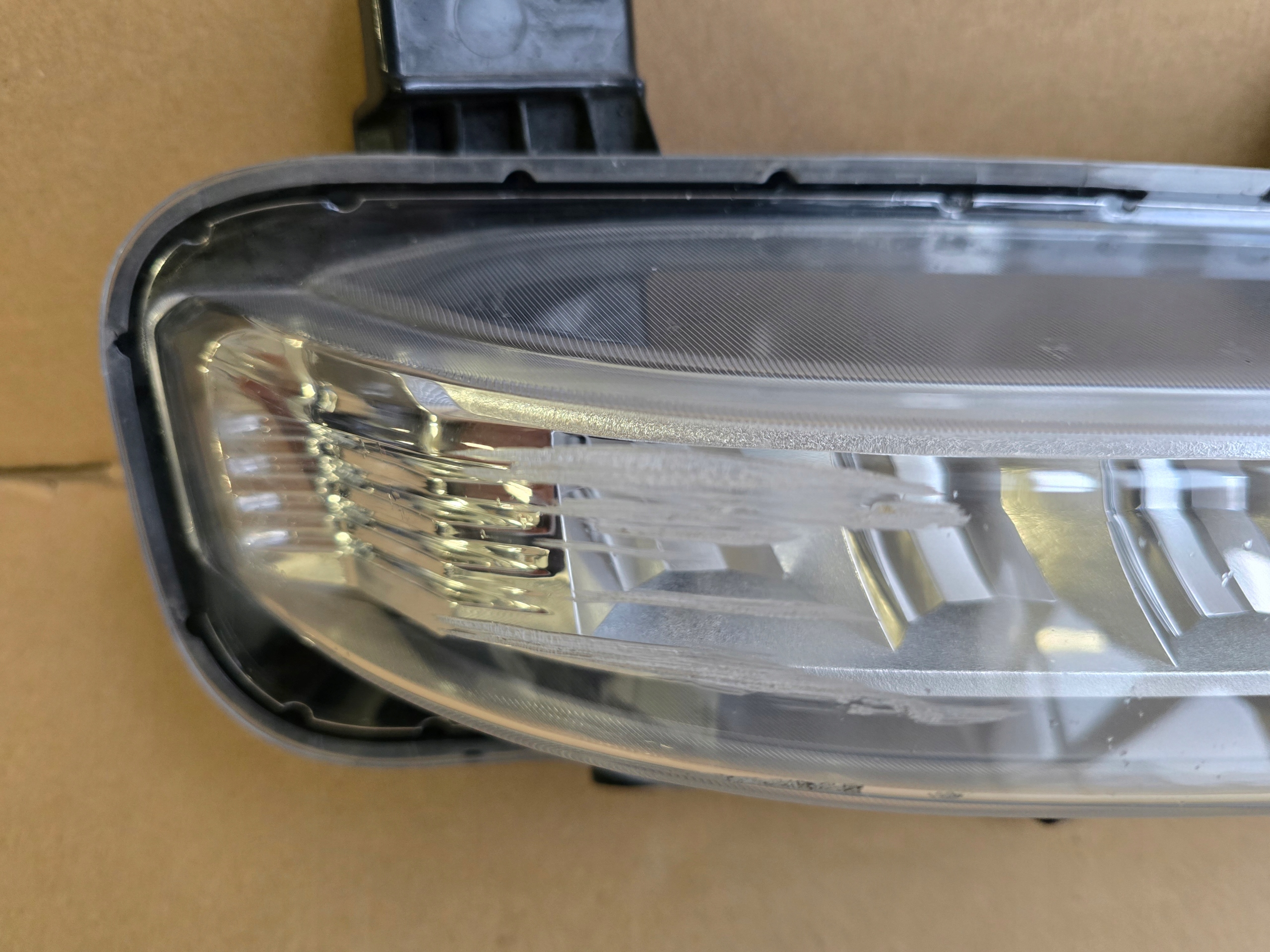FORD Explorer ГАЛОГЕН led правый LB5B-15A254-A