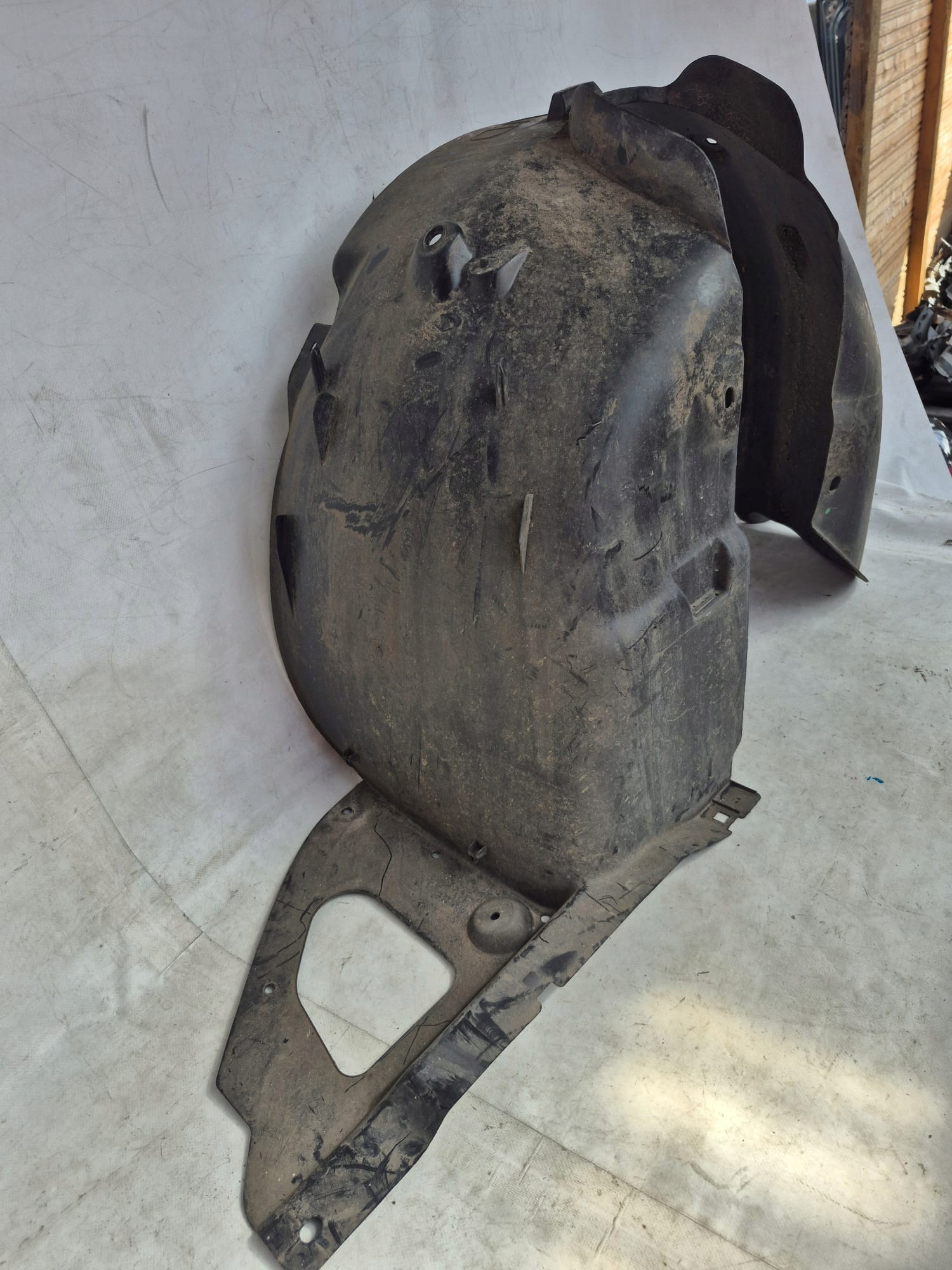 PEUGEOT 208 and 1 12-19 mudguard right front front 9673797180