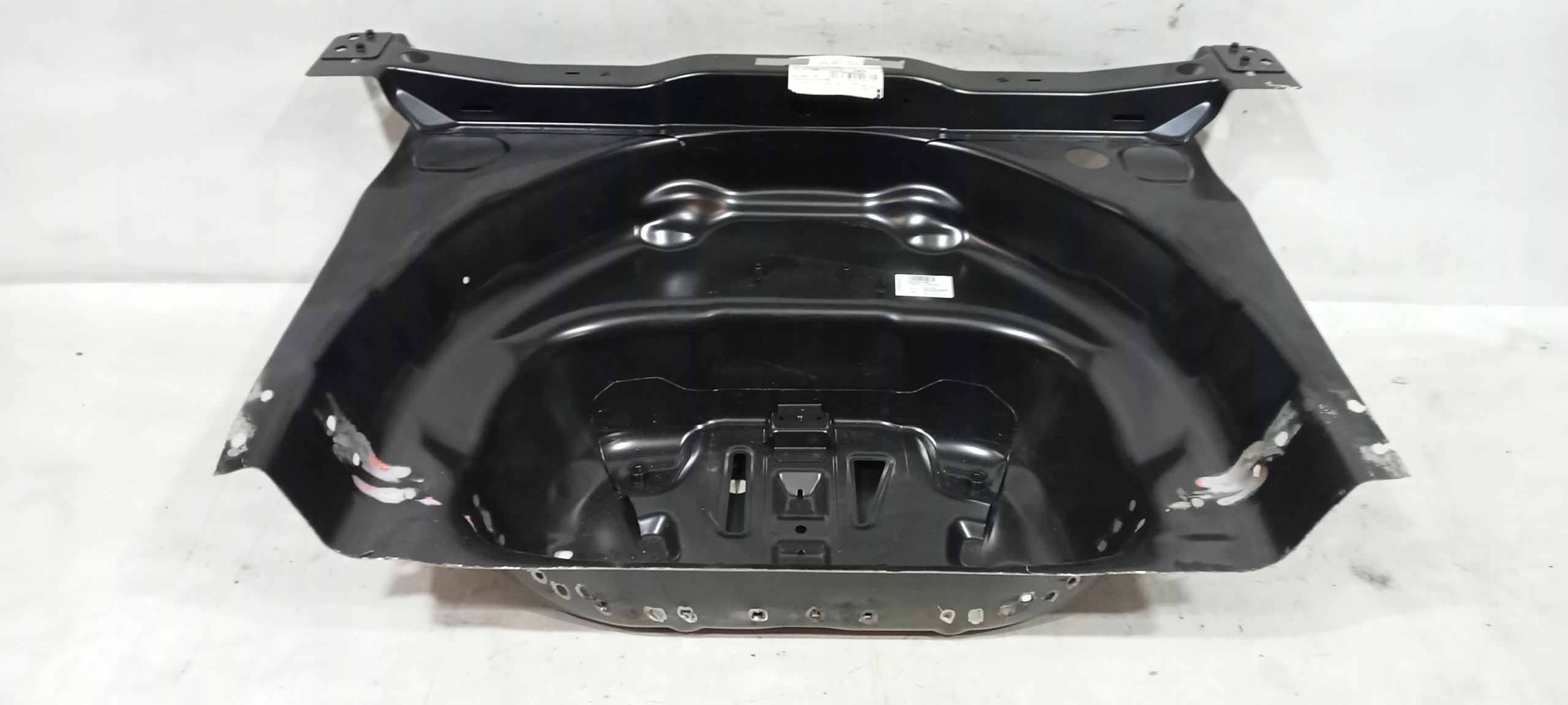 IT-150 Audi A6 C8 багажника 4K0802088