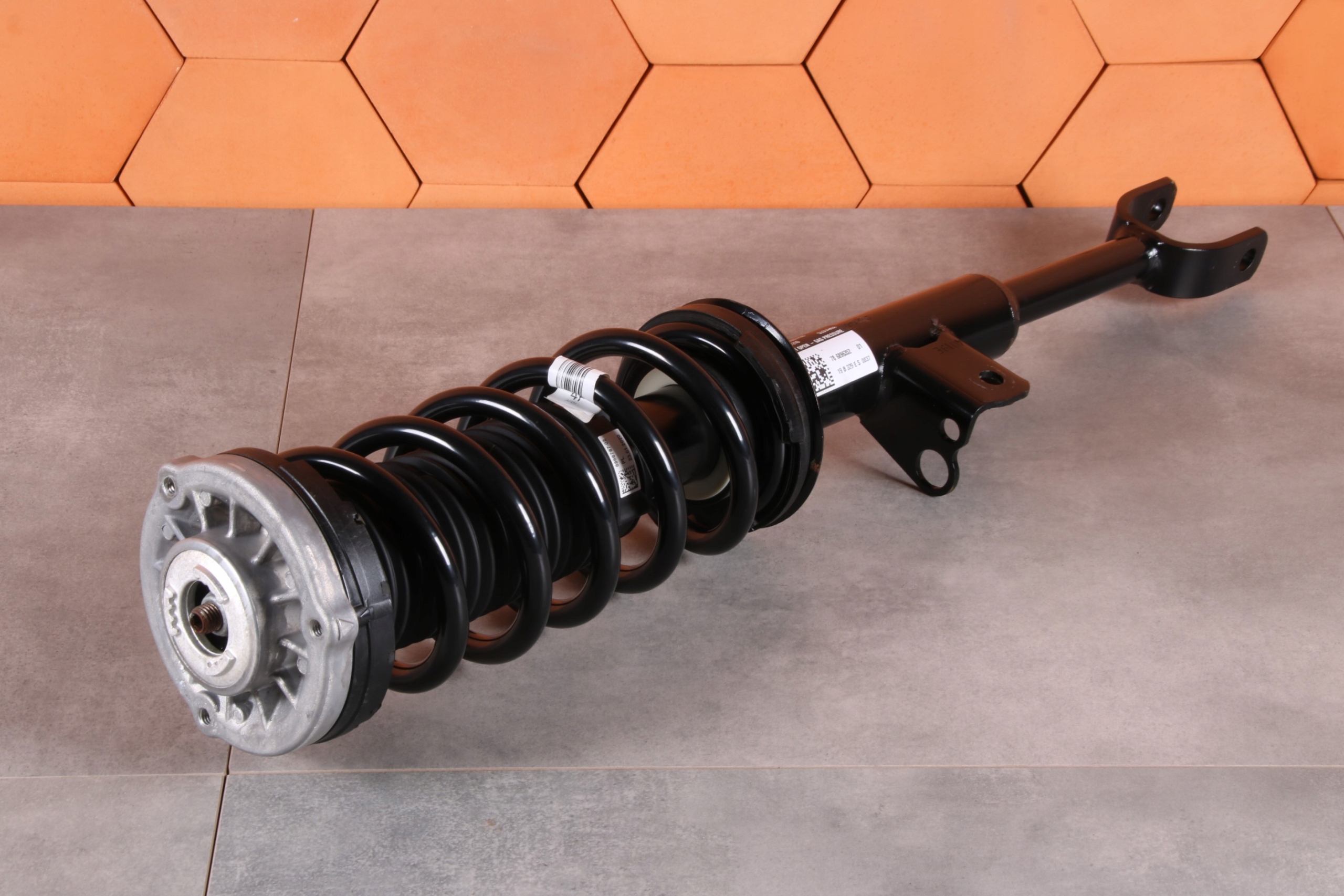 BMW 5 G31 LCI B48X shock absorber right front front 6896352 5324 km !!!