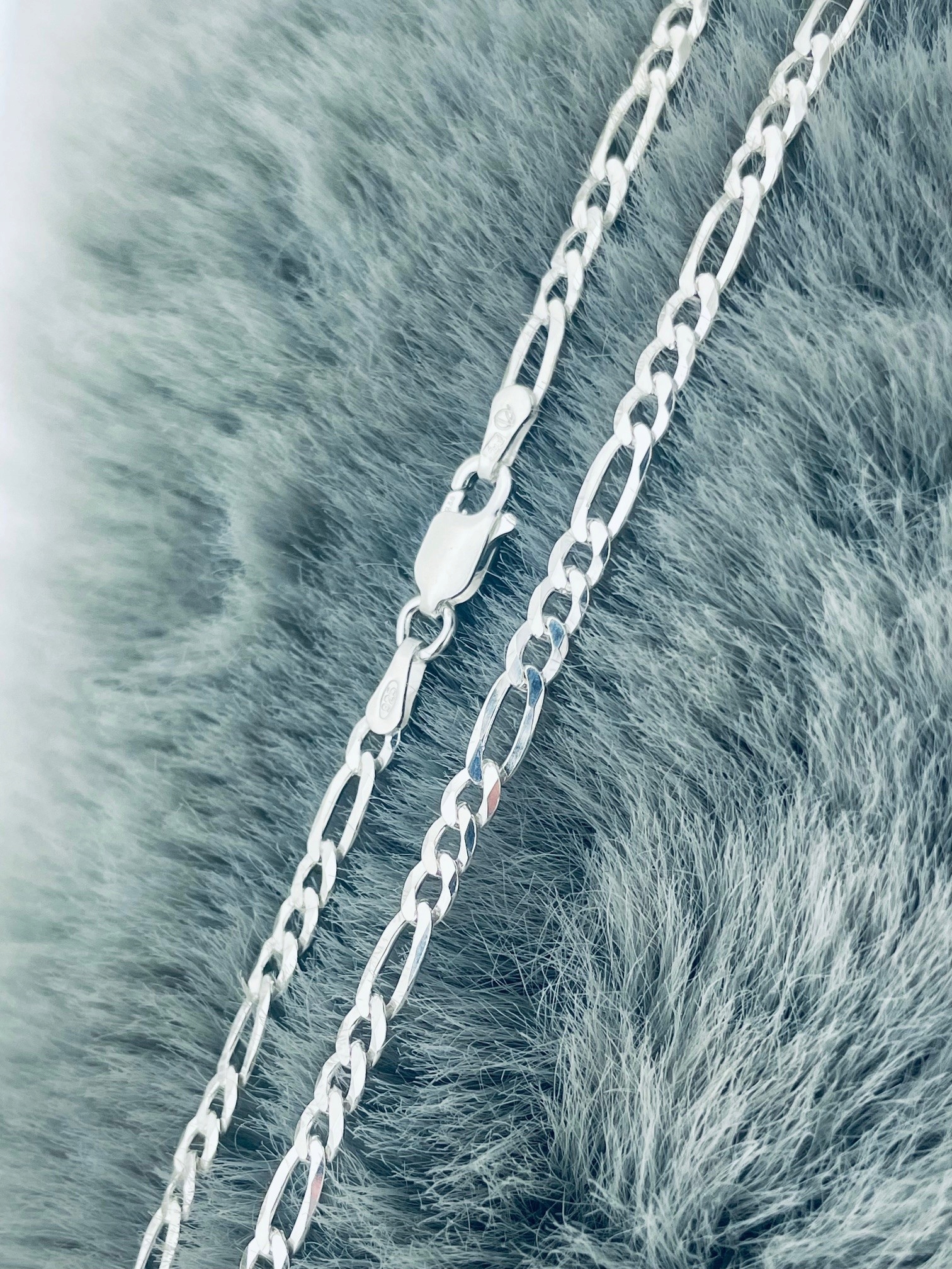 Stříbrný řetízek figaro