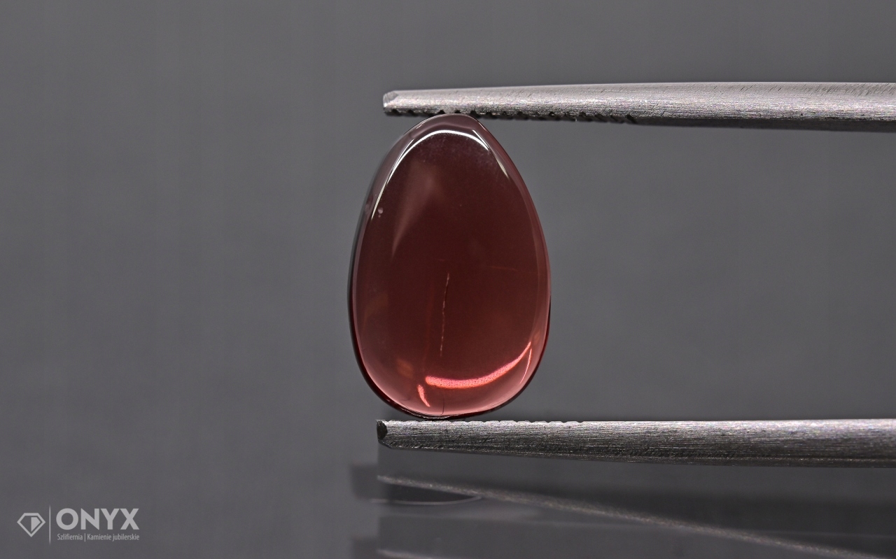 Granátové jablko Almandyn dlaždice konvexní nepravidelná 11,5x7