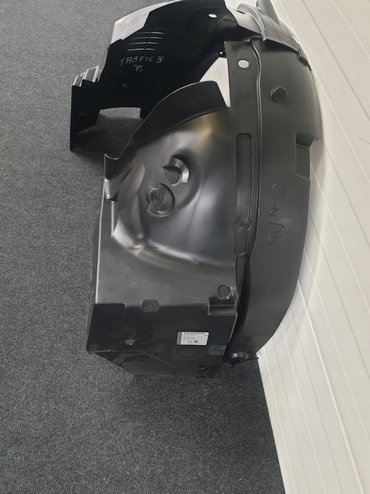 NADKOLE PRAWE PRZÓD RENAULT TRAFIC IV 638442027R Numer katalogowy części 638442027R