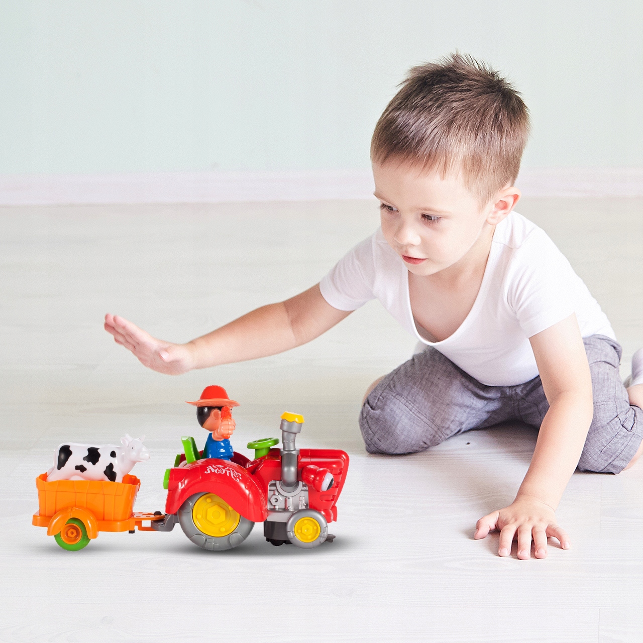 ZEMĚDĚLSKÝ ZEMĚDĚLSKÝ TRAKTOR S POHONEM PŘÍVĚSU, ZPÍVÁ, různé měřítko