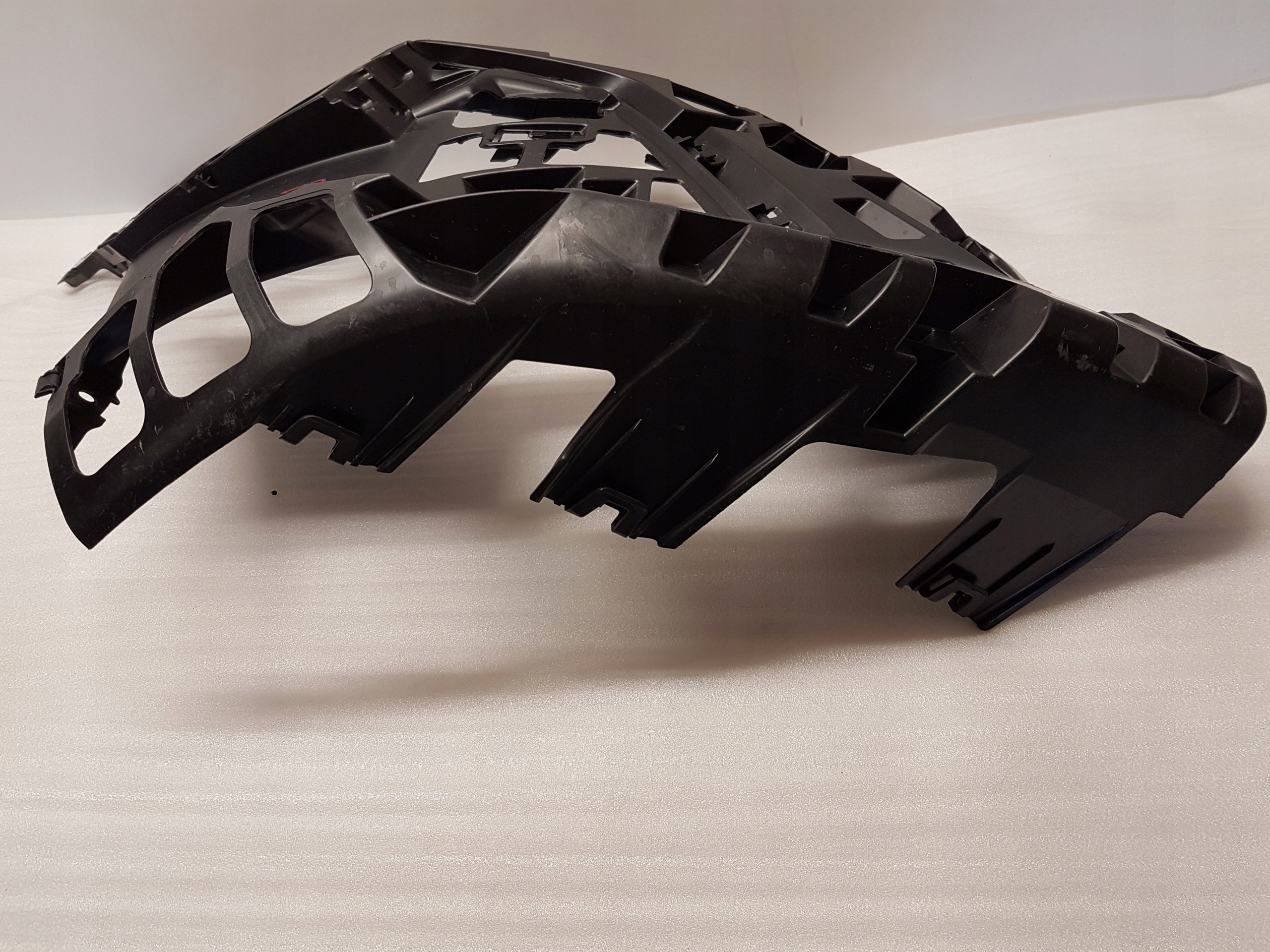 bumper bracket right front BMW 2 U06 m-packet 8080218