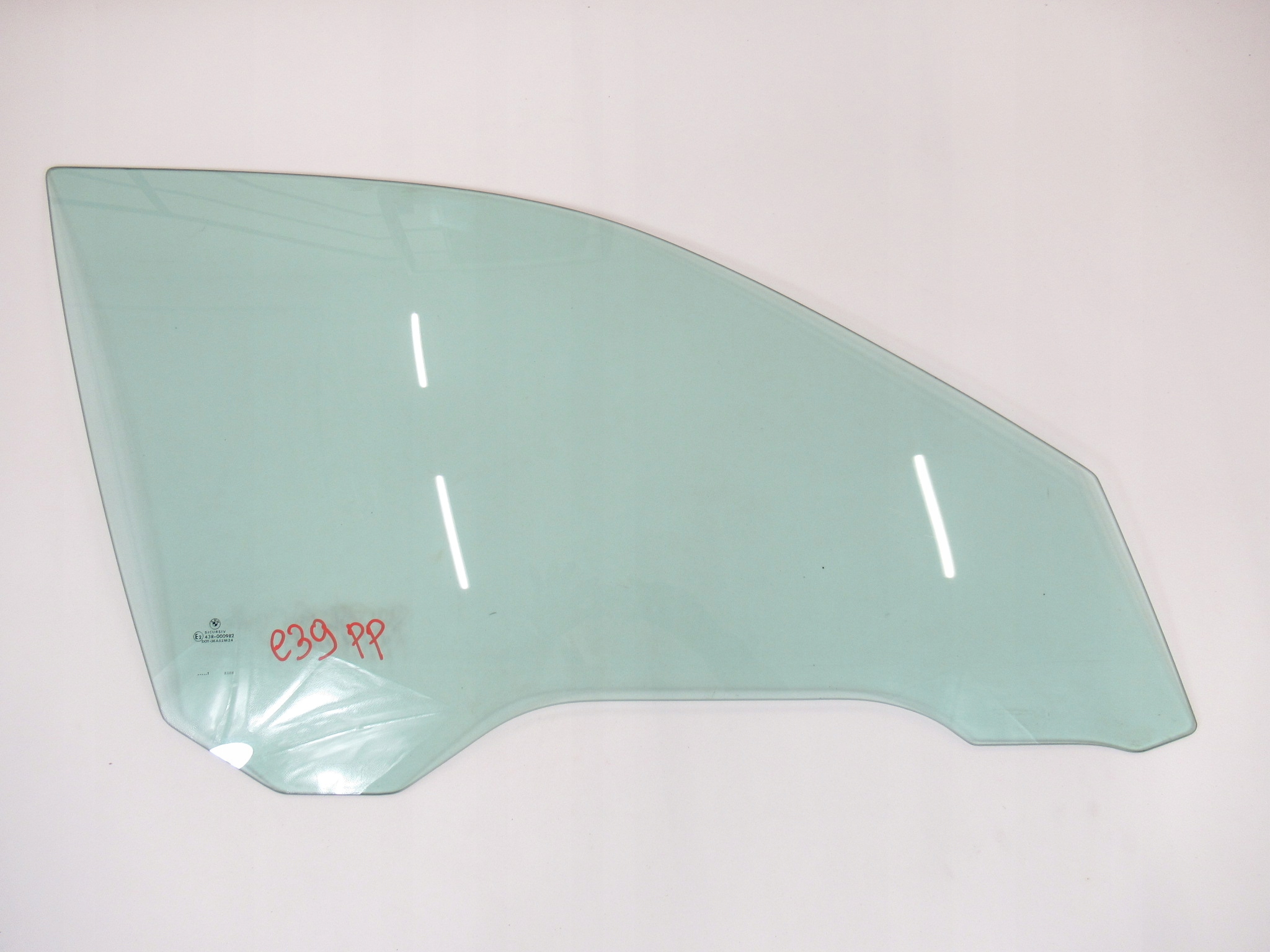 Szyba prawy przód BMW e39 AS2