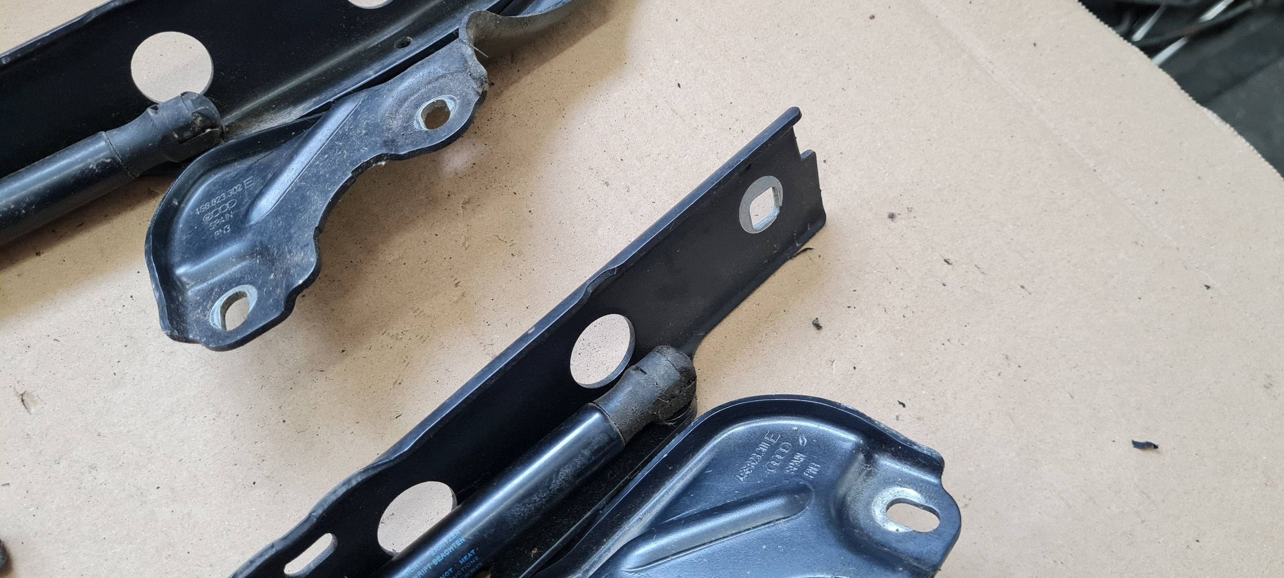 A7 4G hinge bonnet hinges left right 4G8823301E 4G8823302E 2X A6 C7 LX7U