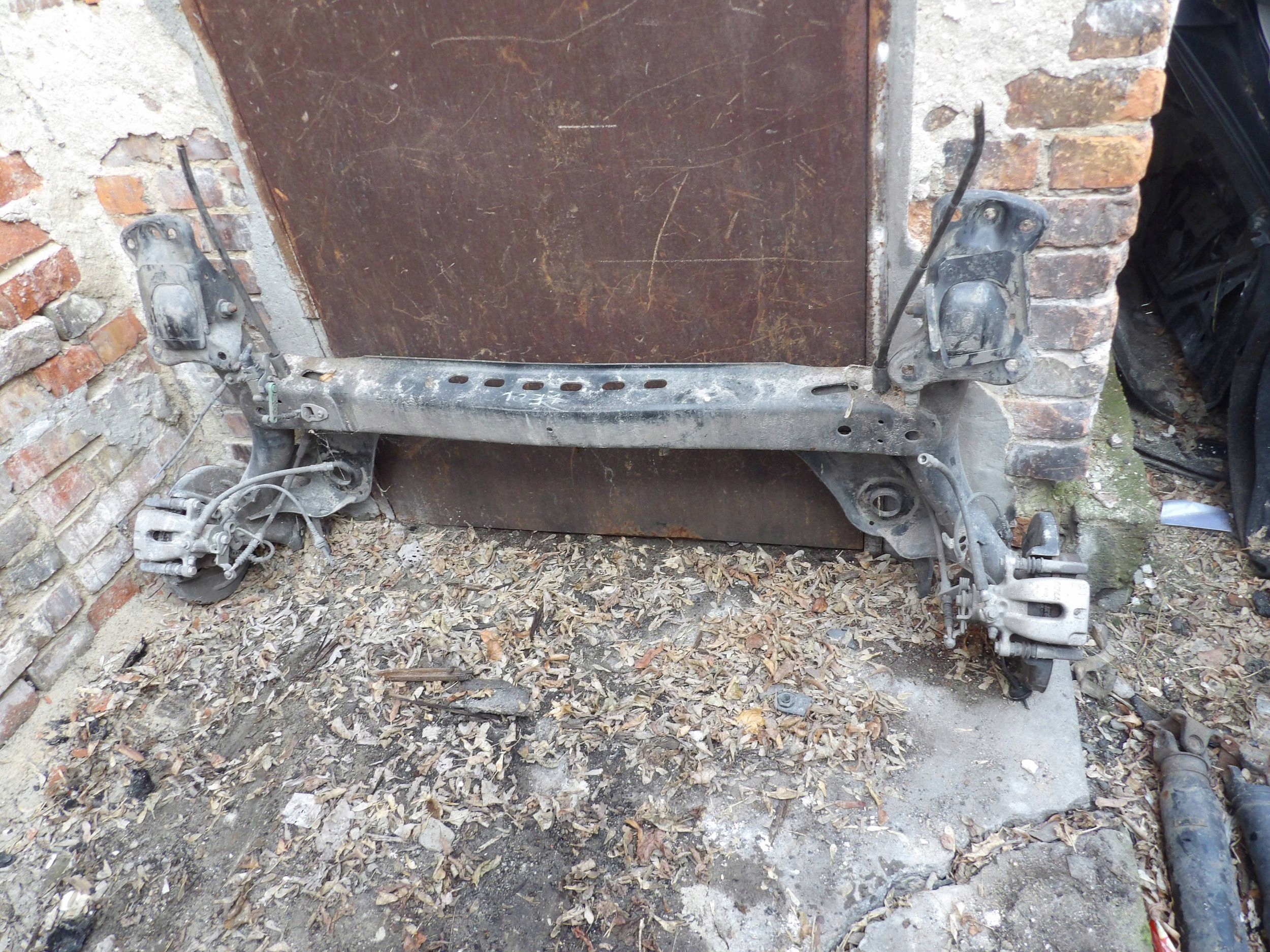 OŚ TYLNA SEAT LEON 3