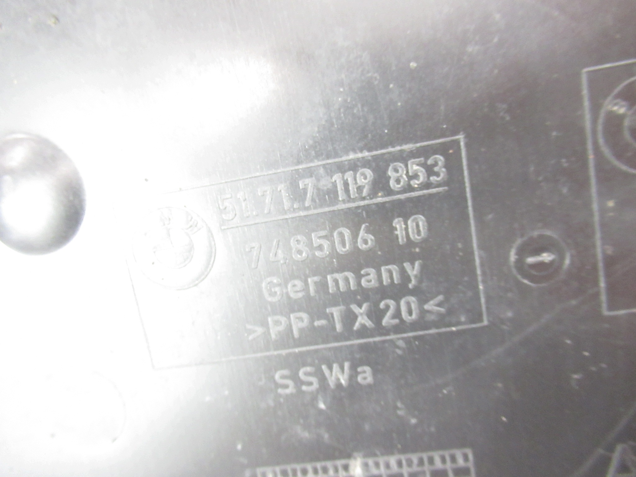 cover nadkola lower chassis left BMW e60 e61 sedan KOMBI