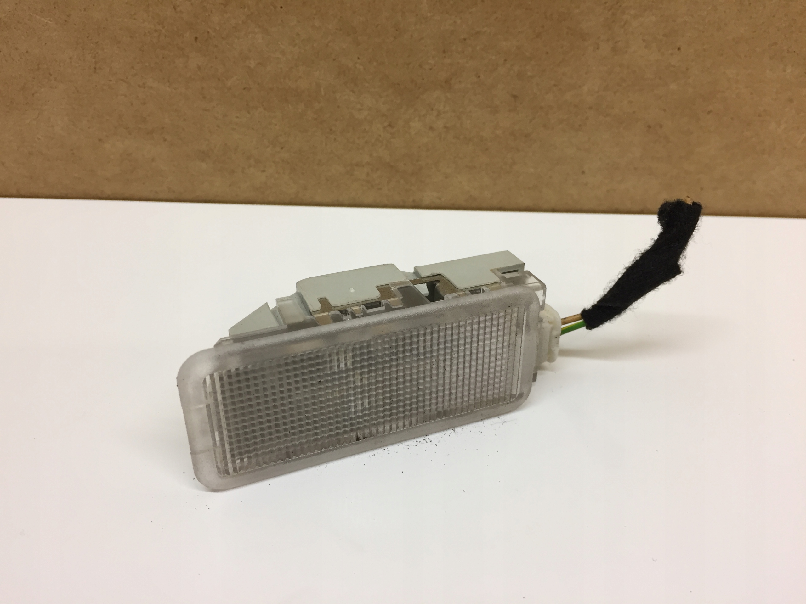 PEUGEOT RIFTER LAMPKA OŚWIETLENIE KABINY