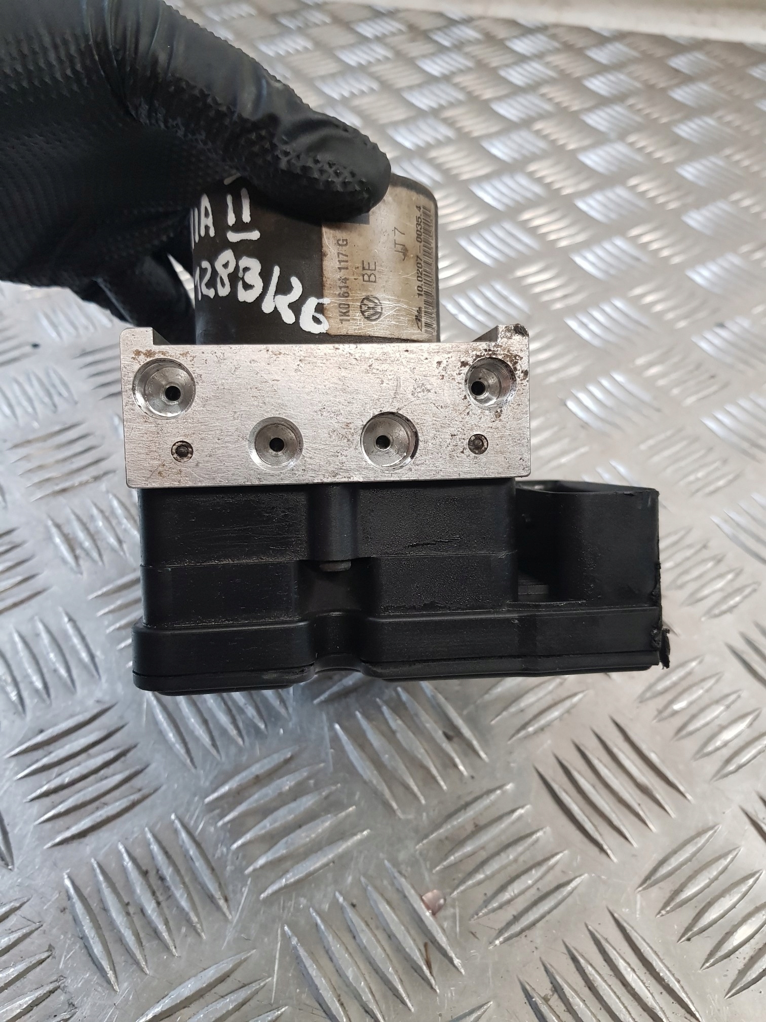 Pompa ABS 1K0614117G 1K0907379N SKODA OCTAVIA II