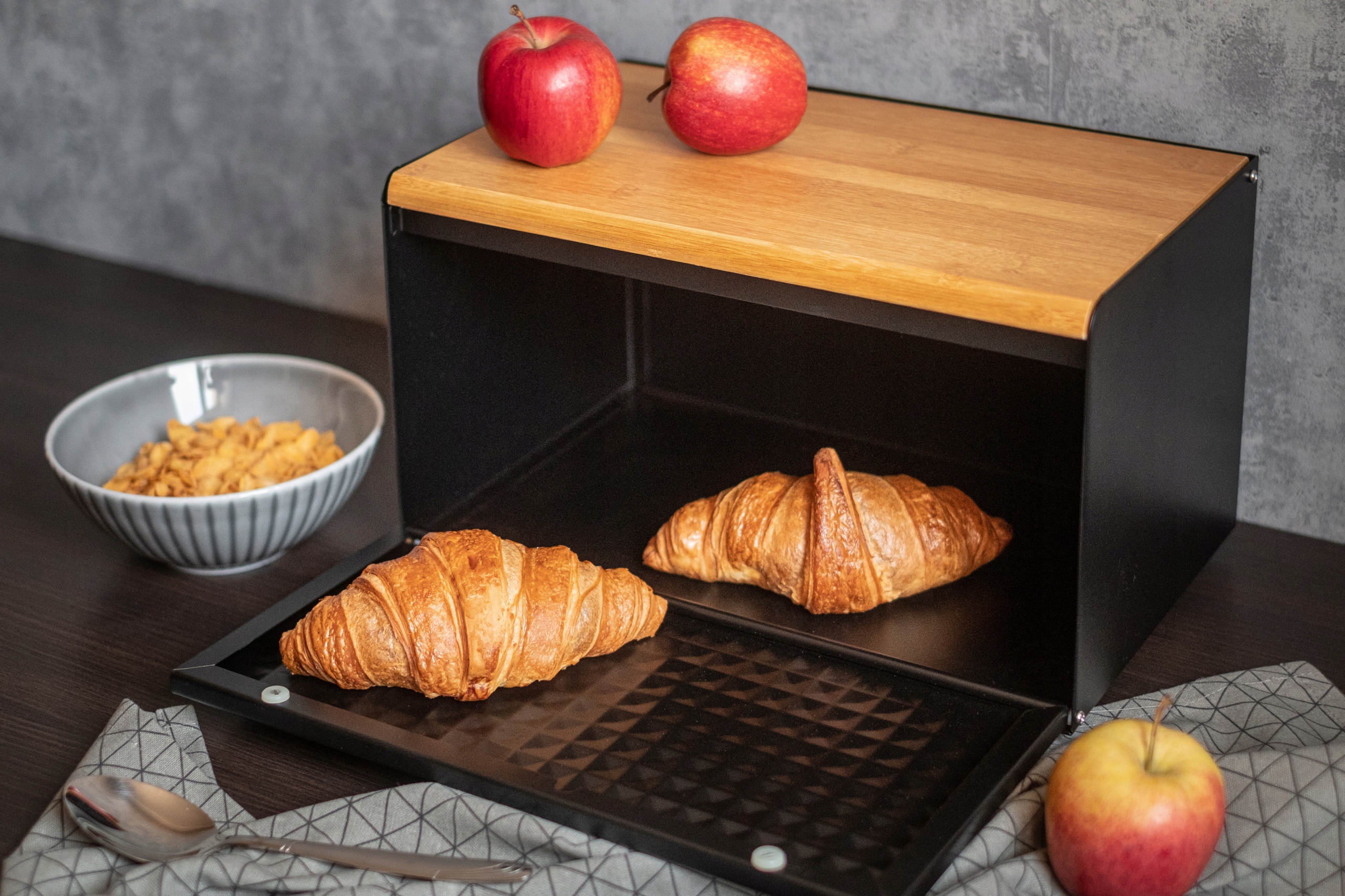 CHLEBAK DUŻY POJEMNIK NA PIECZYWO CHLEB DREWNIANY Marka Brunbeste