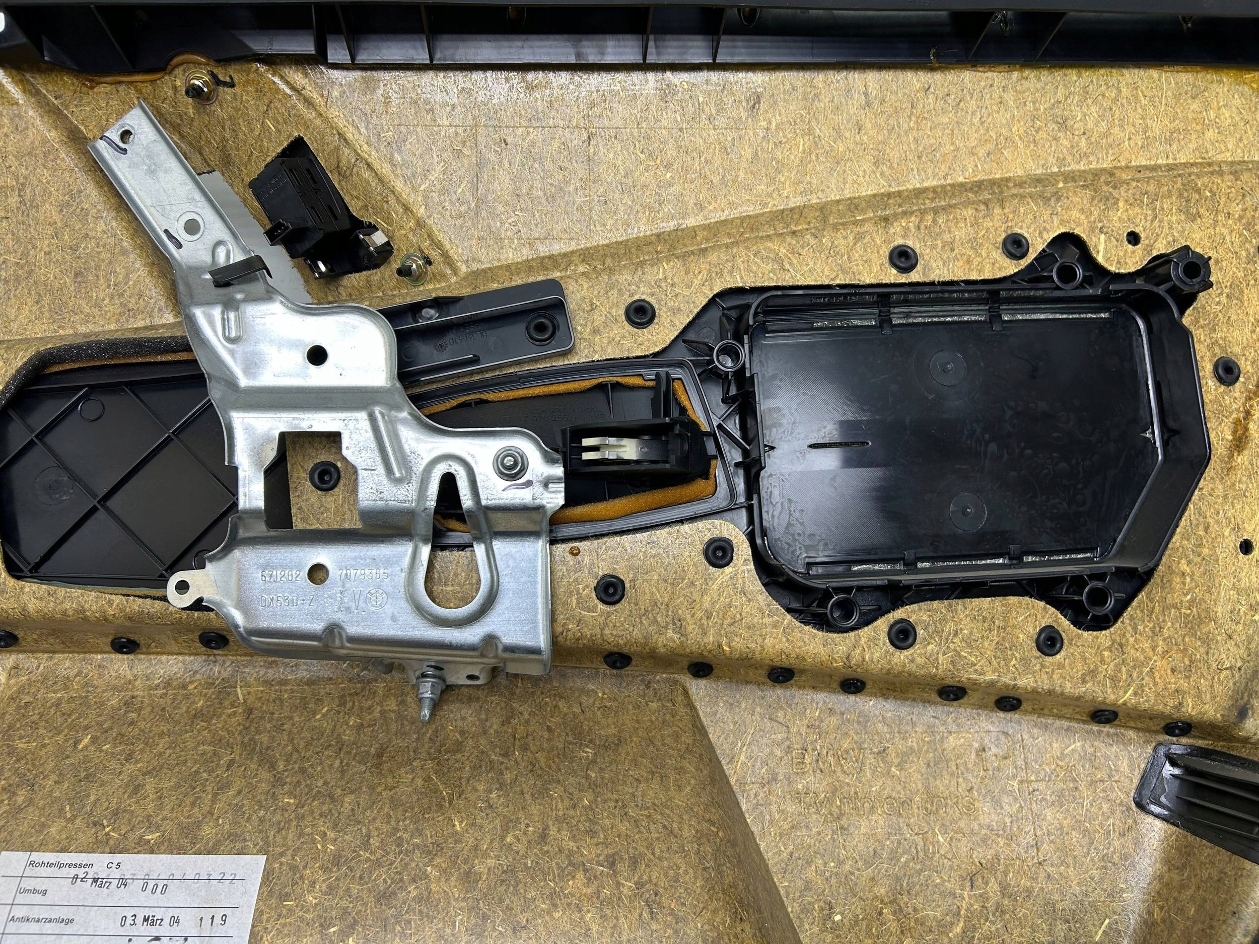 Seite / Blende Abdeckung Tür tylnych links BMW 5 E60 2004