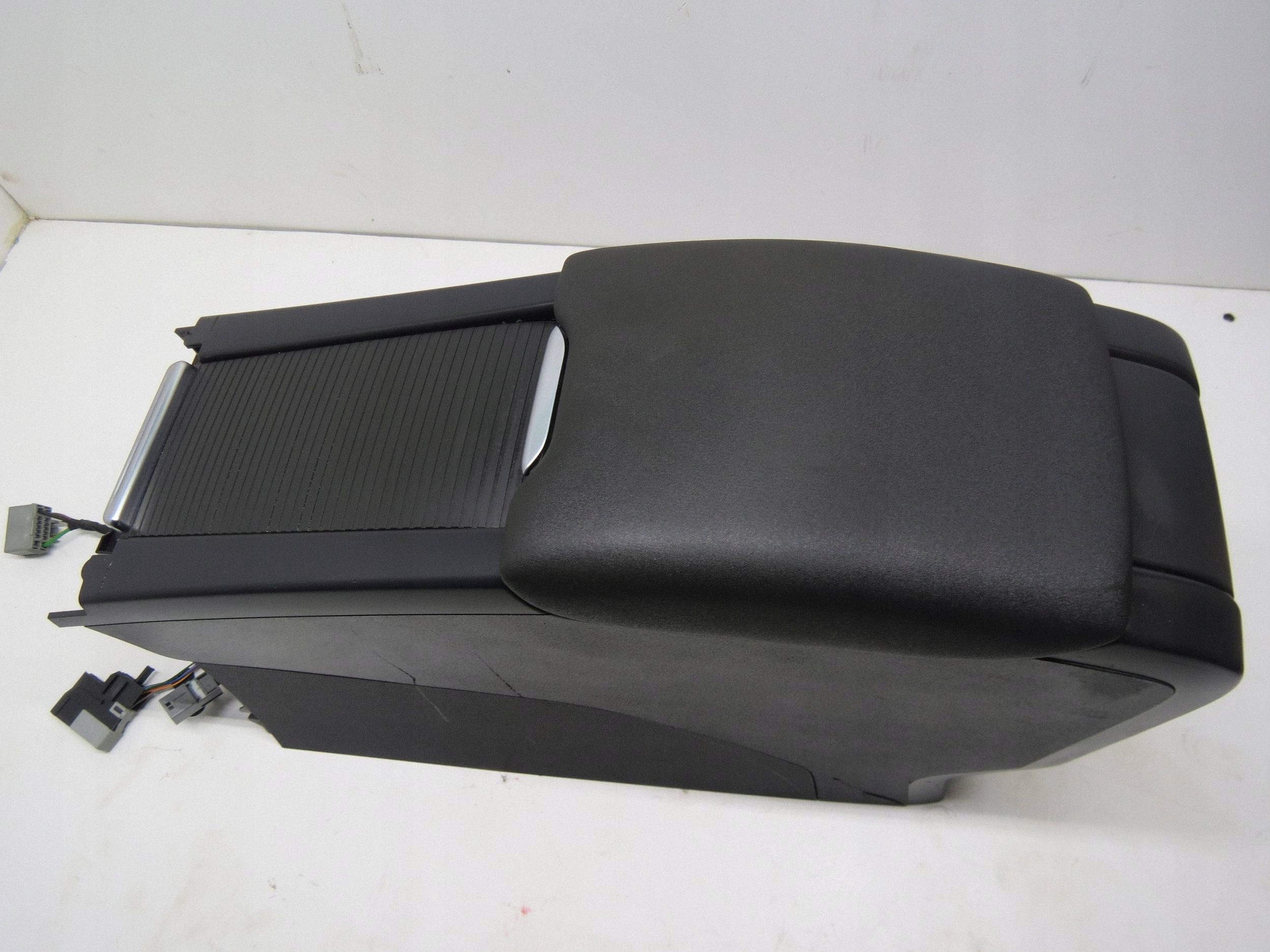 armrest TUNEL passenger compartment central VOLVO V60 and S60 II 30755596