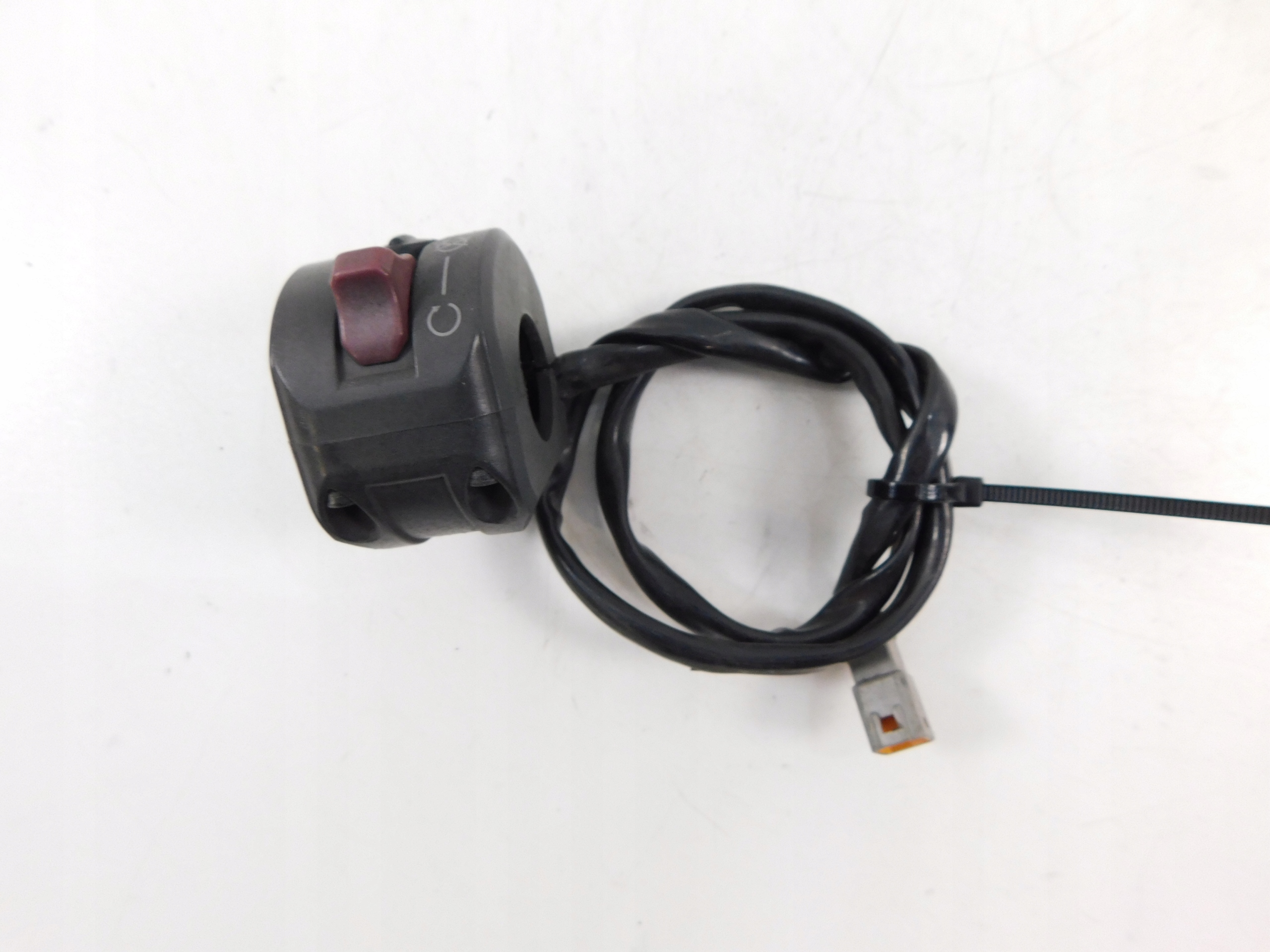 DUCATI DIAVEL CARBON 1200 ПРАВЫЙ ПЕРЕКЛЮЧАТЕЛЬ