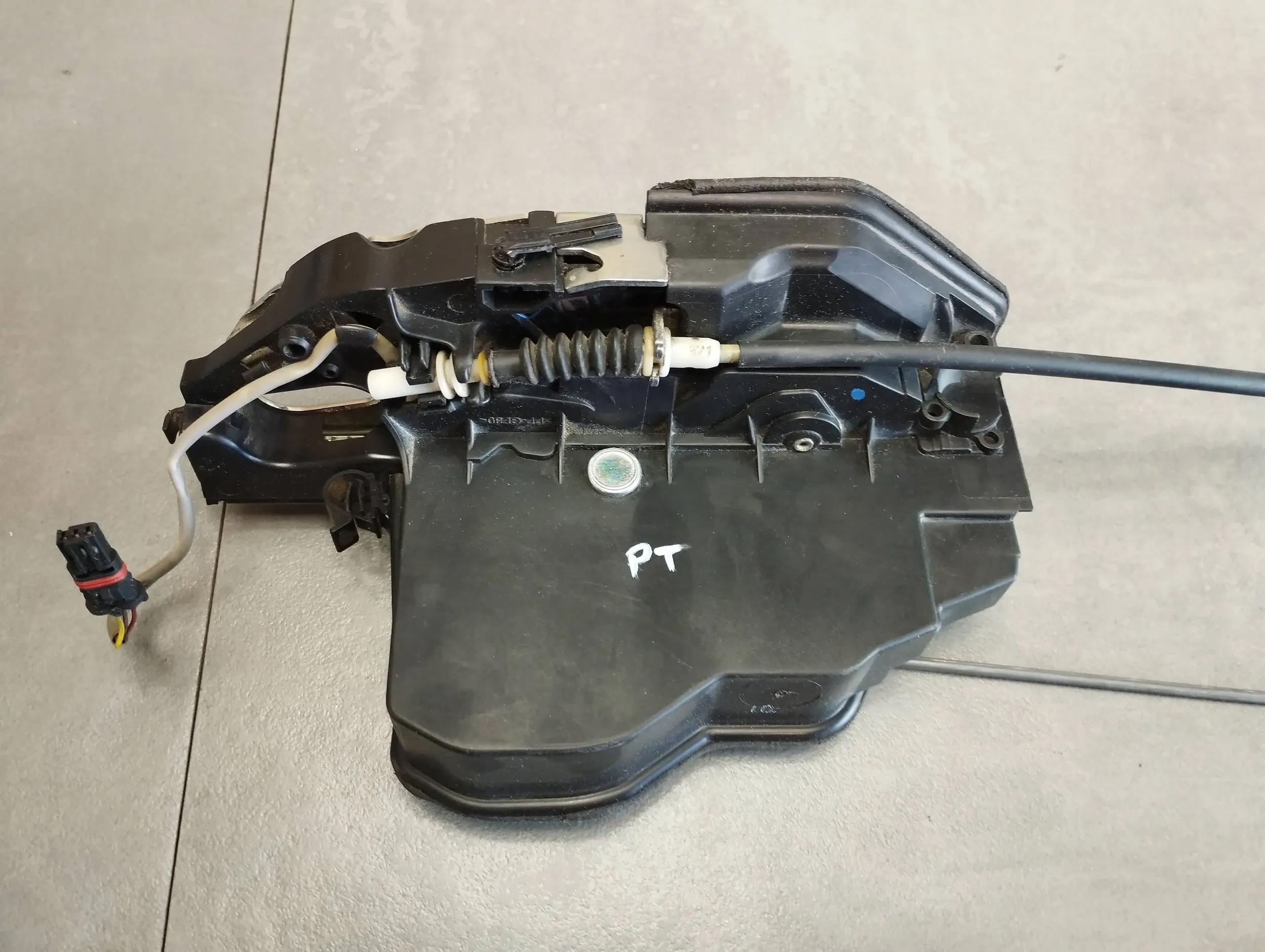 BMW X6 E71 lock right rear part 7167588