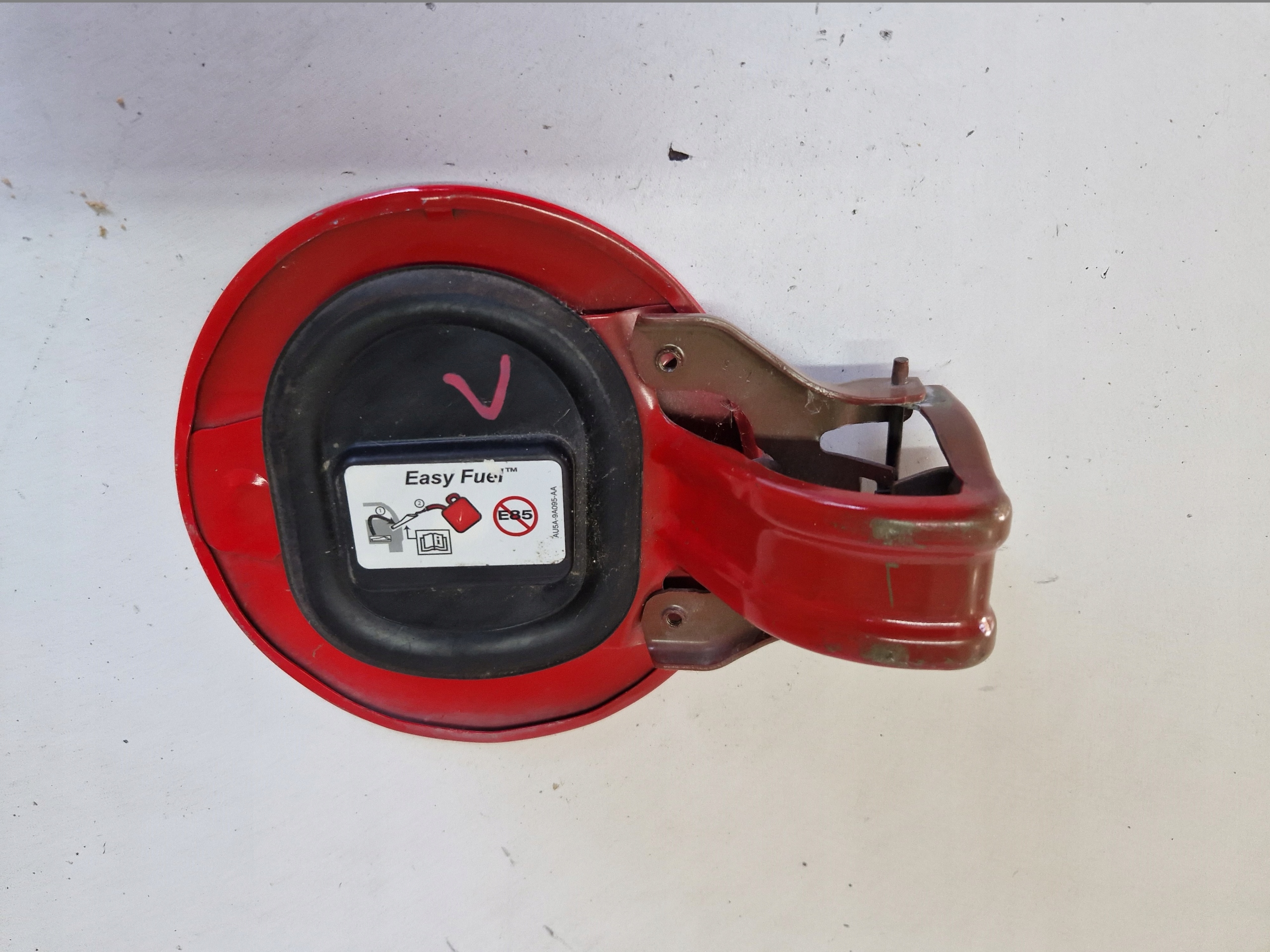 FORD MUSTANG 2010 2011 2012 2013 2014 dvierka Paliva