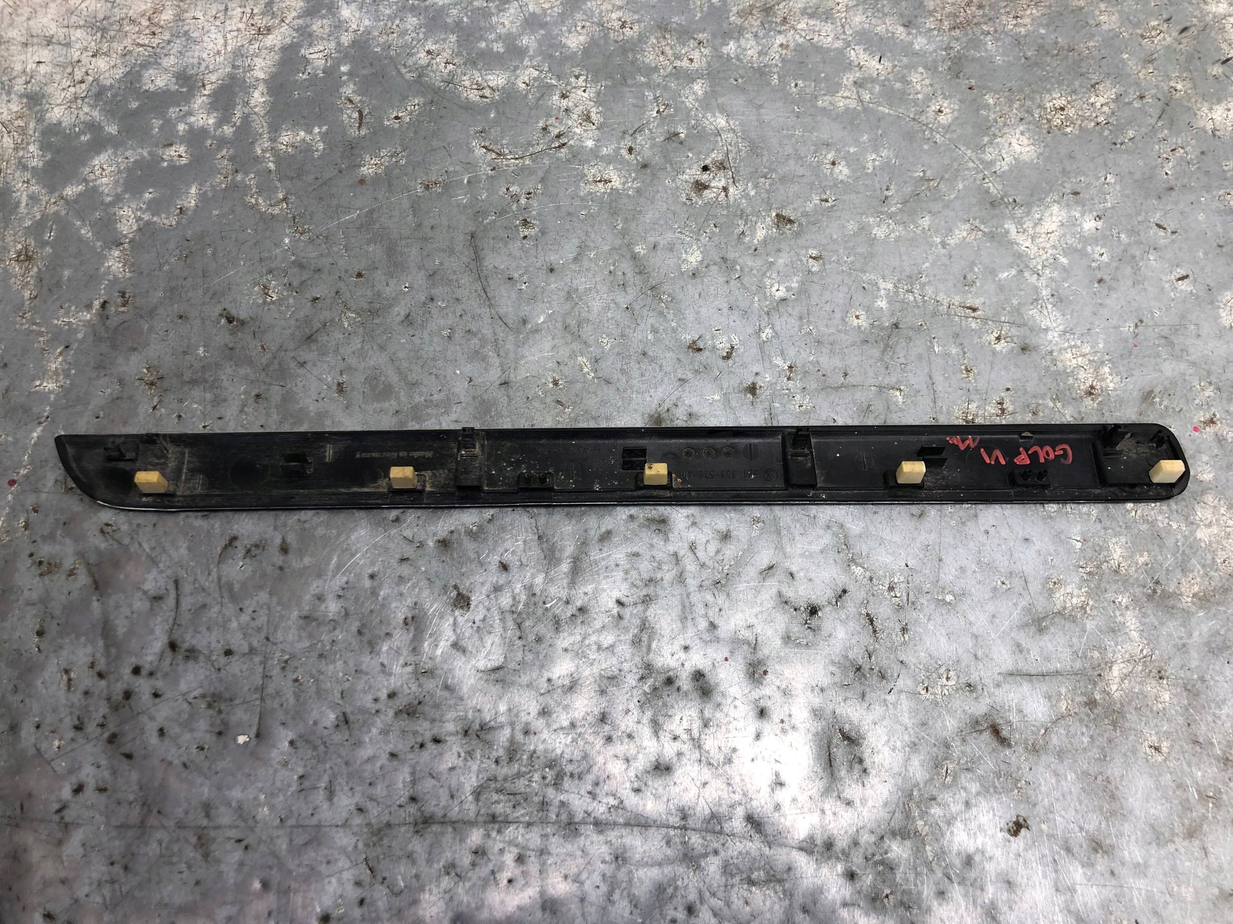 Moulage DEKOR Console VW GOLF VI 5K1858529
