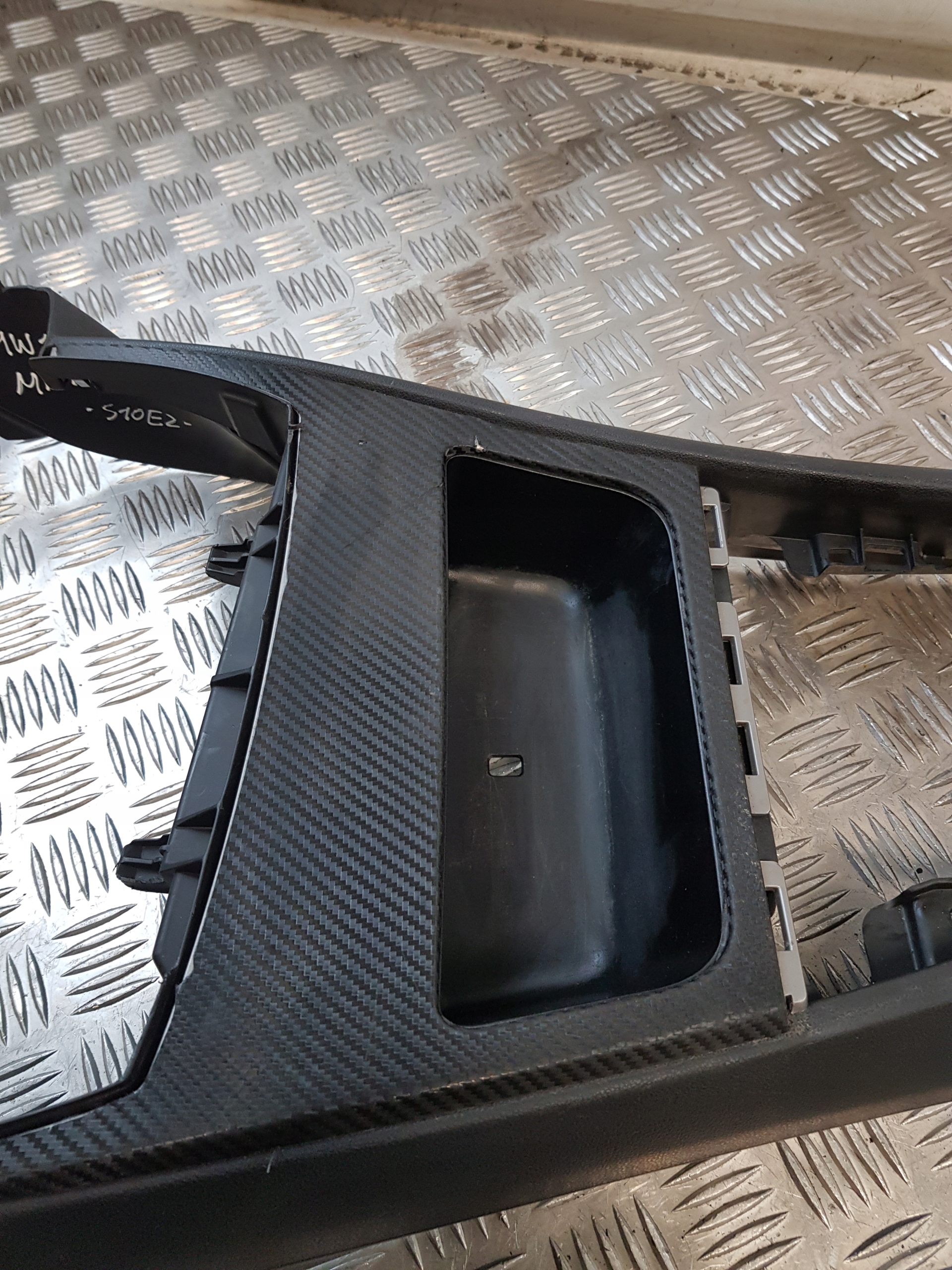 TUNEL central BMW 1 E87 06R