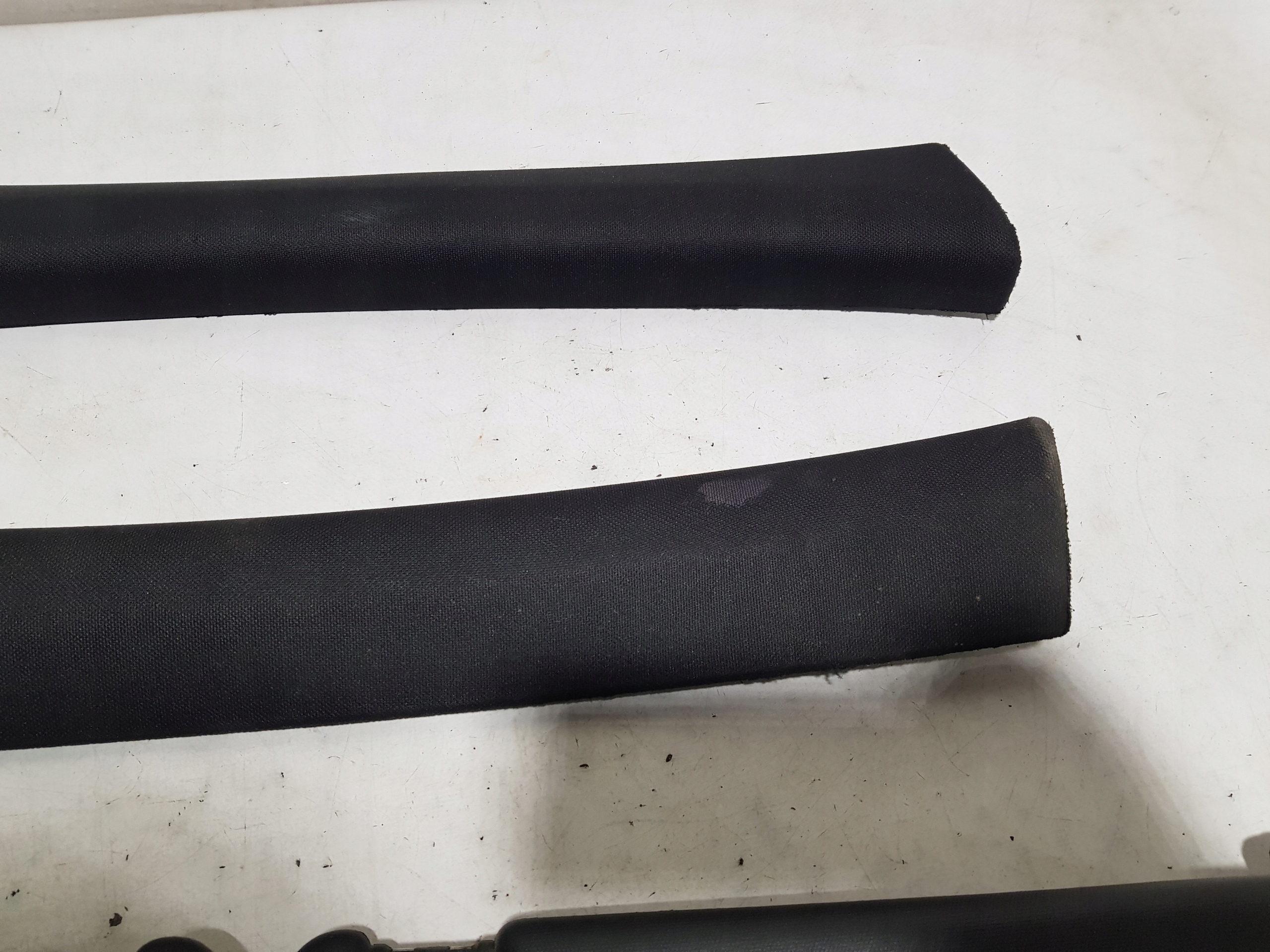 MERCEDES W204 sedan AMG black, inner pillars light plastics
